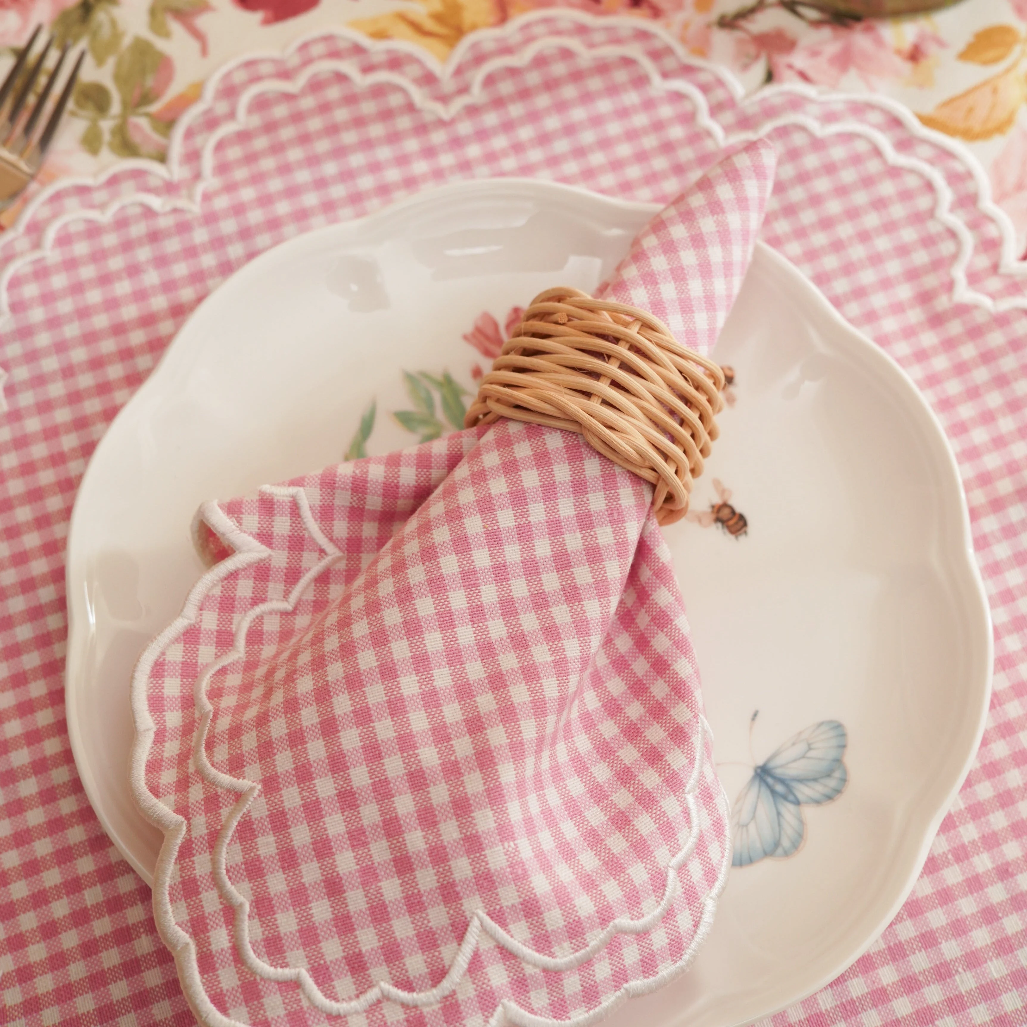 MAGNOLIA GINGHAM PINK WHITE TRIM FABRIC PLACEMAT NAPKIN SET - Image 8