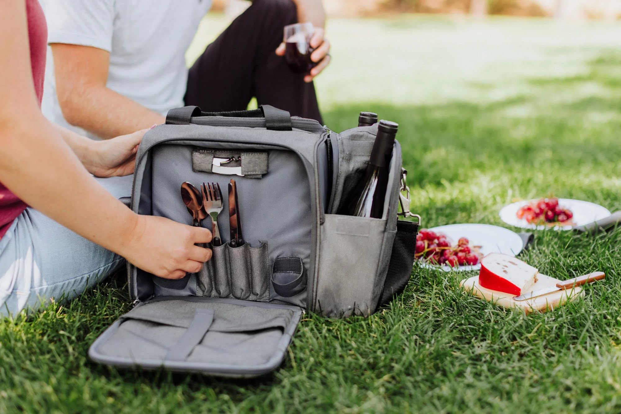 Malibu PT Frontier Edition Picnic Basket Cooler - Image 12