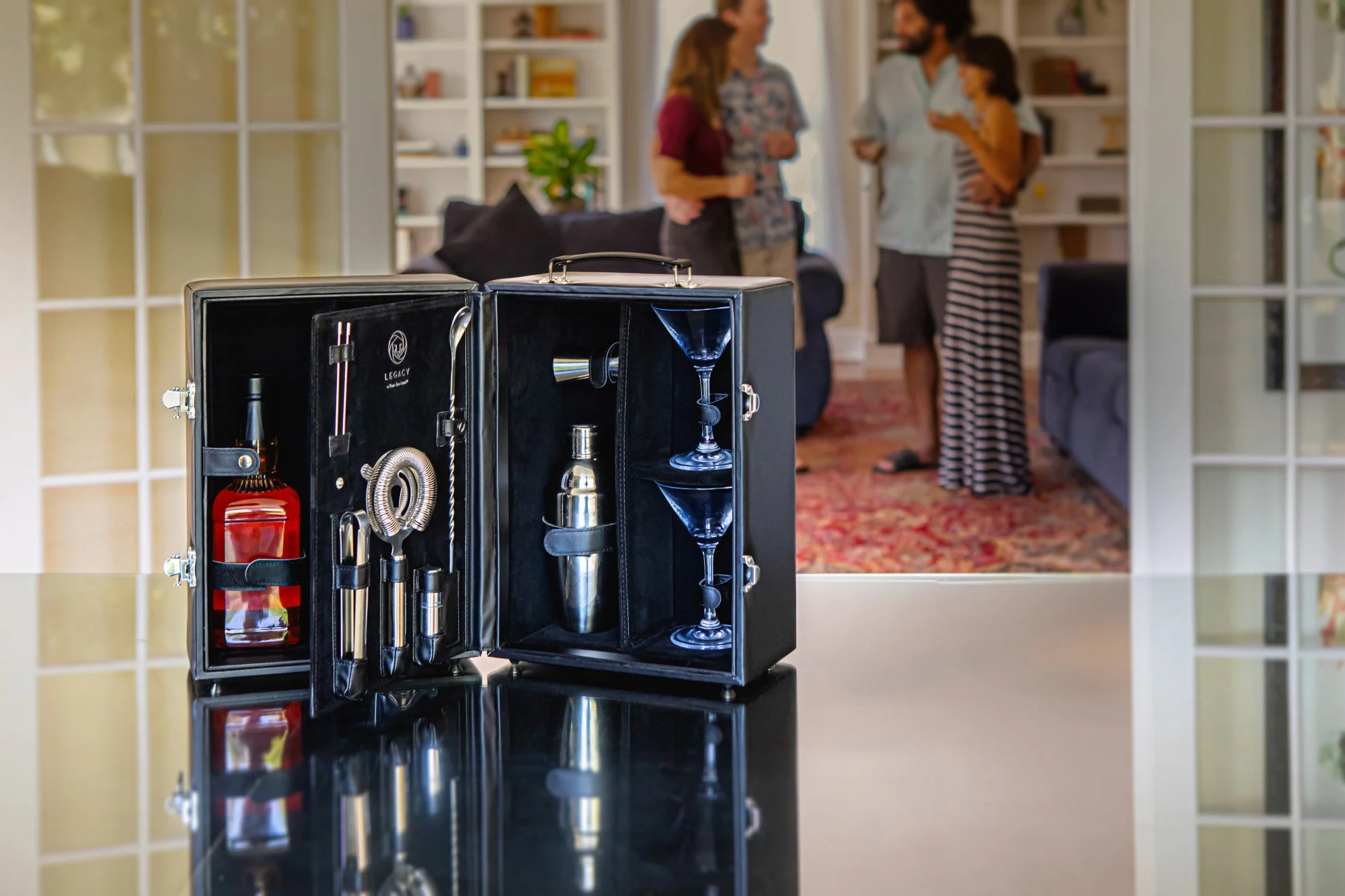 Manhattan Cocktail Case - Image 4