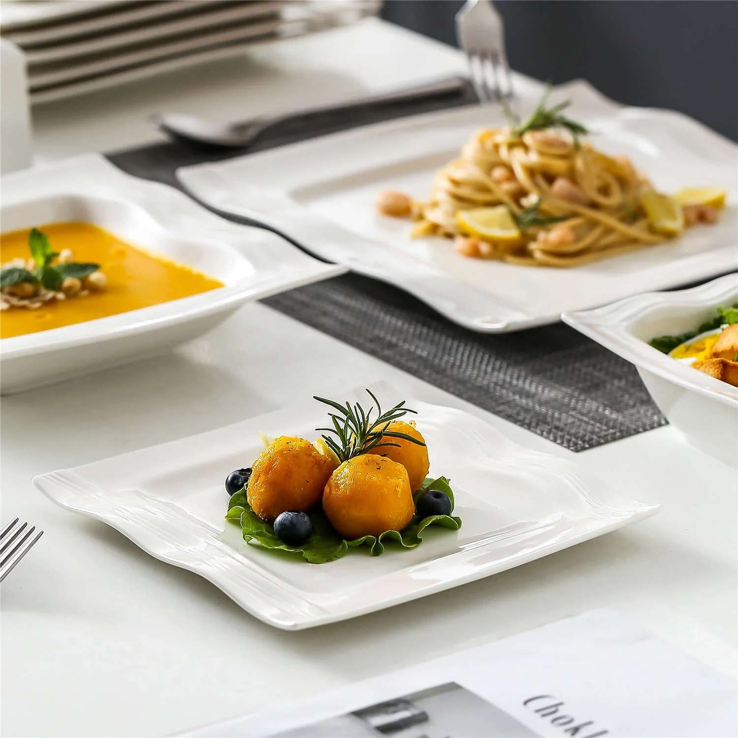 Mario 28 Piece Dinnerware Set - Image 4