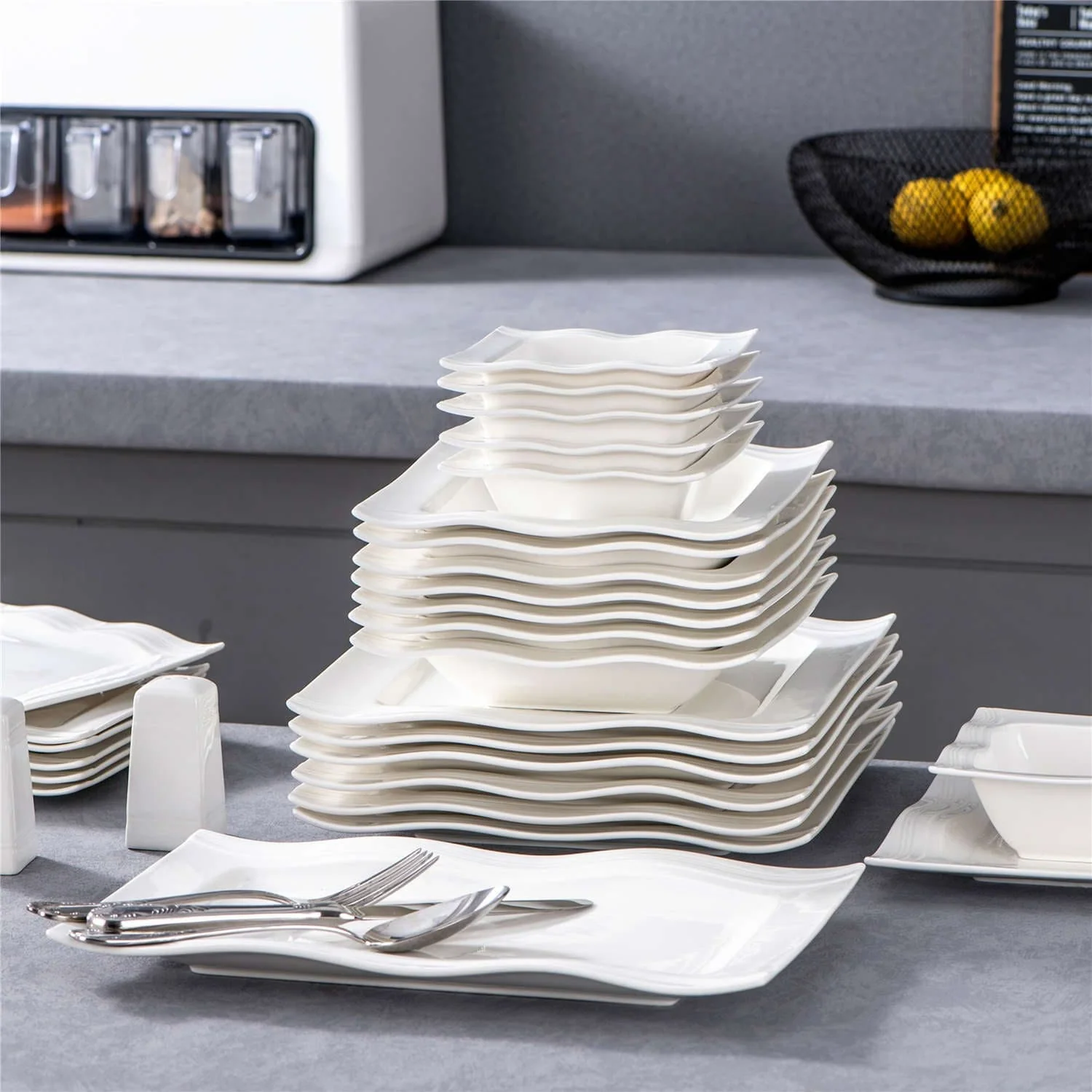 Mario 28 Piece Dinnerware Set - Image 6