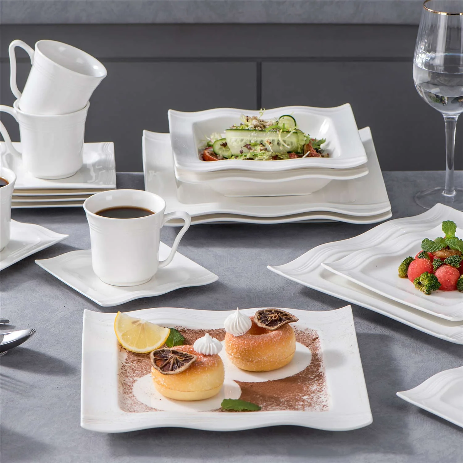 Mario 30 Piece Dinnerware Set - Image 4