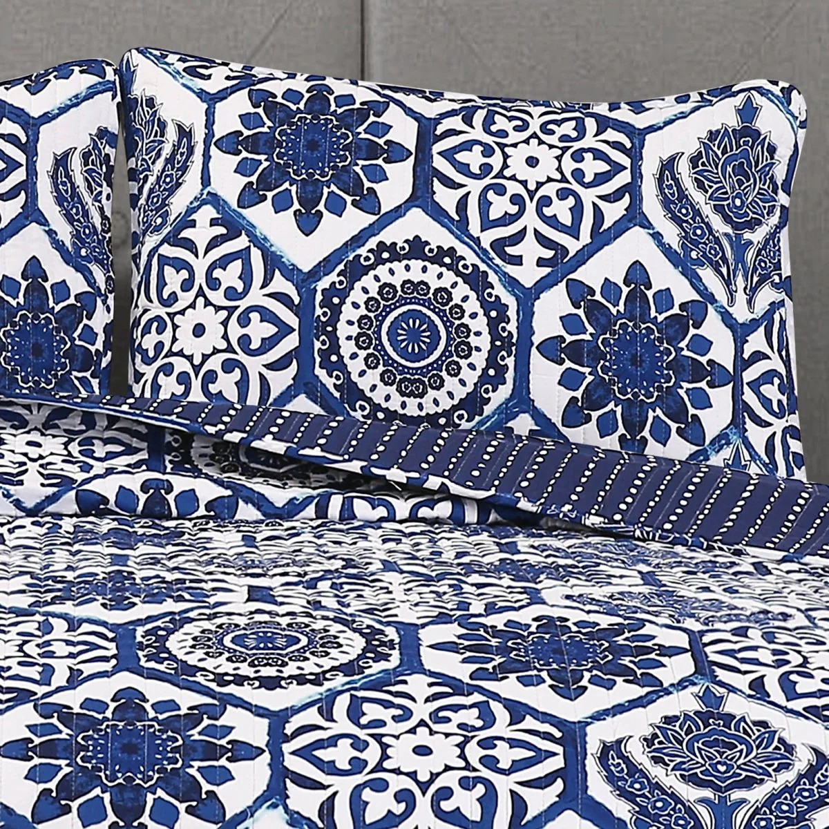 Marvel Quilt 3 Piece Set - Image 3
