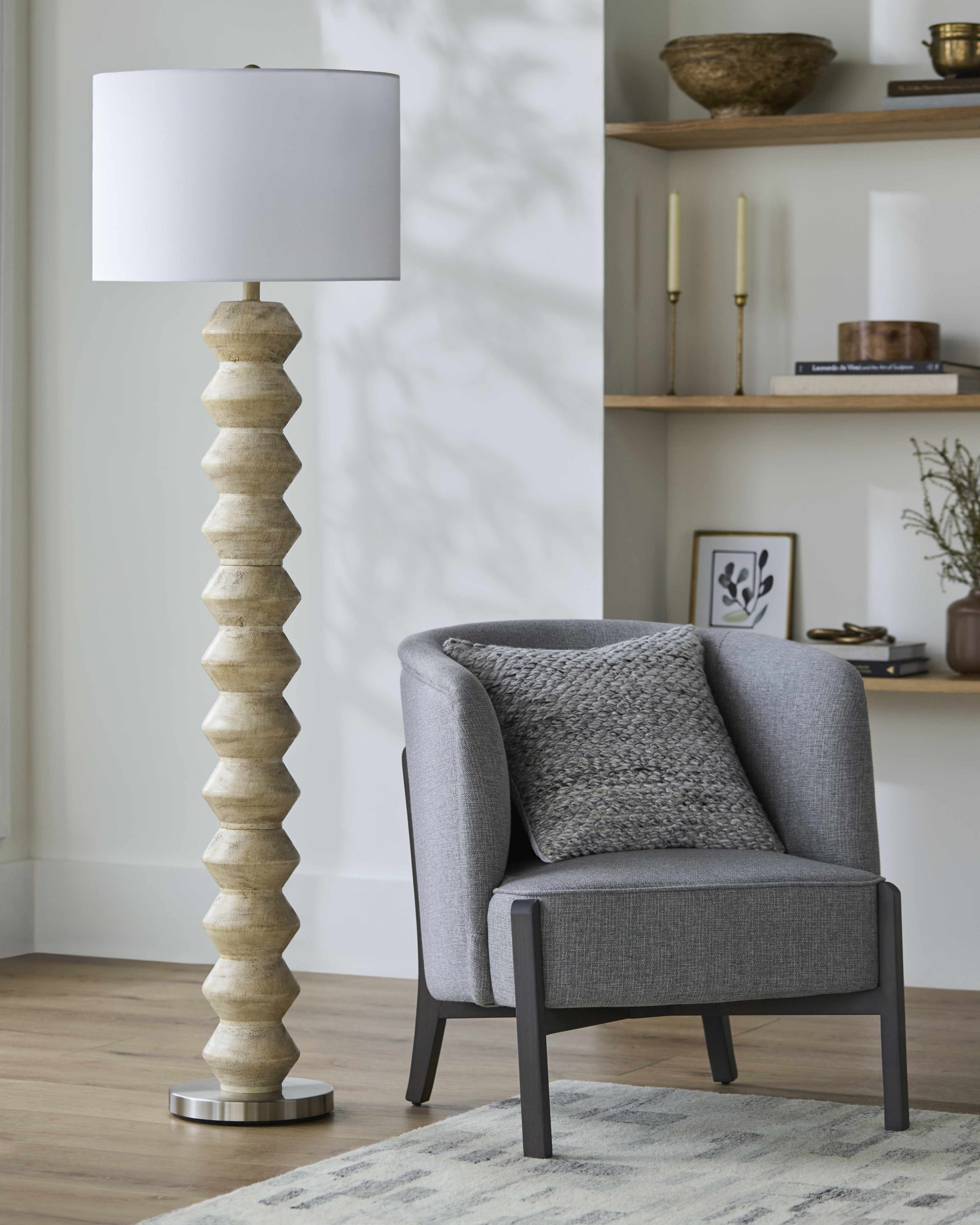 Matozinhos Ivory Floor Lamp - Image 5