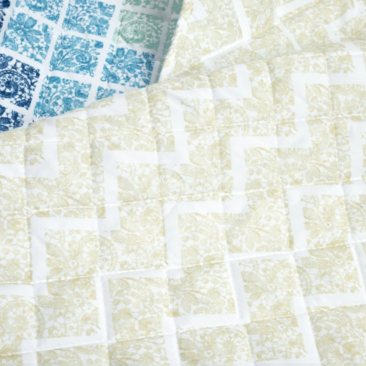 Medallion Ombre Reversible Quilt 3 Piece Set - Image 10
