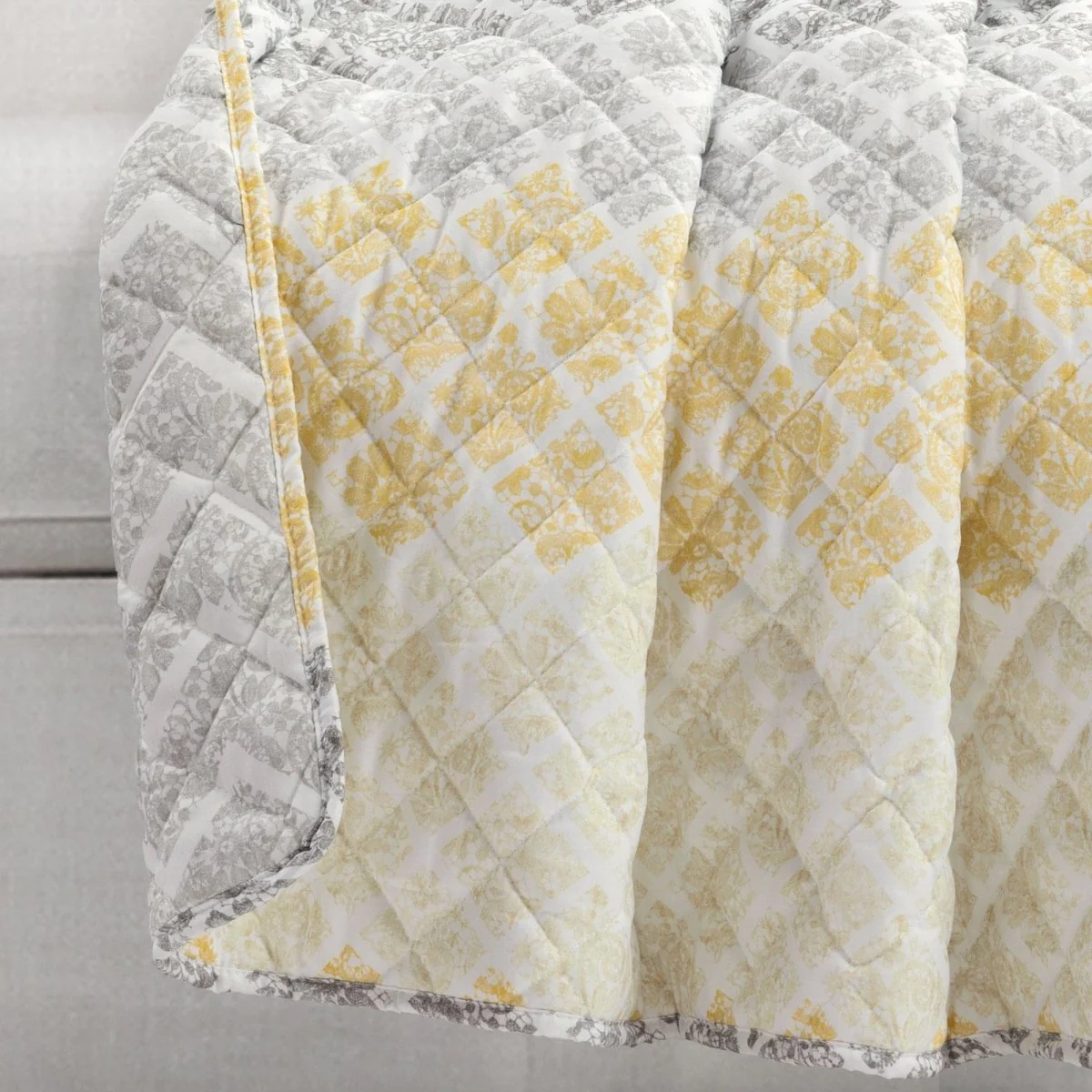 Medallion Ombre Reversible Throw - Image 3