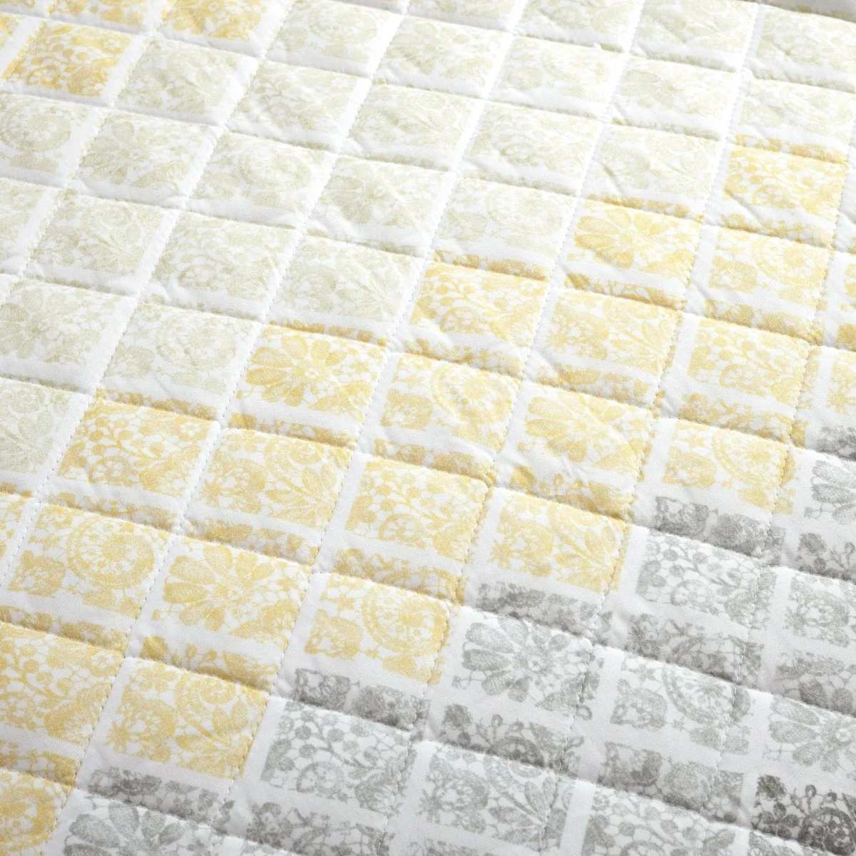 Medallion Ombre Reversible Throw - Image 5