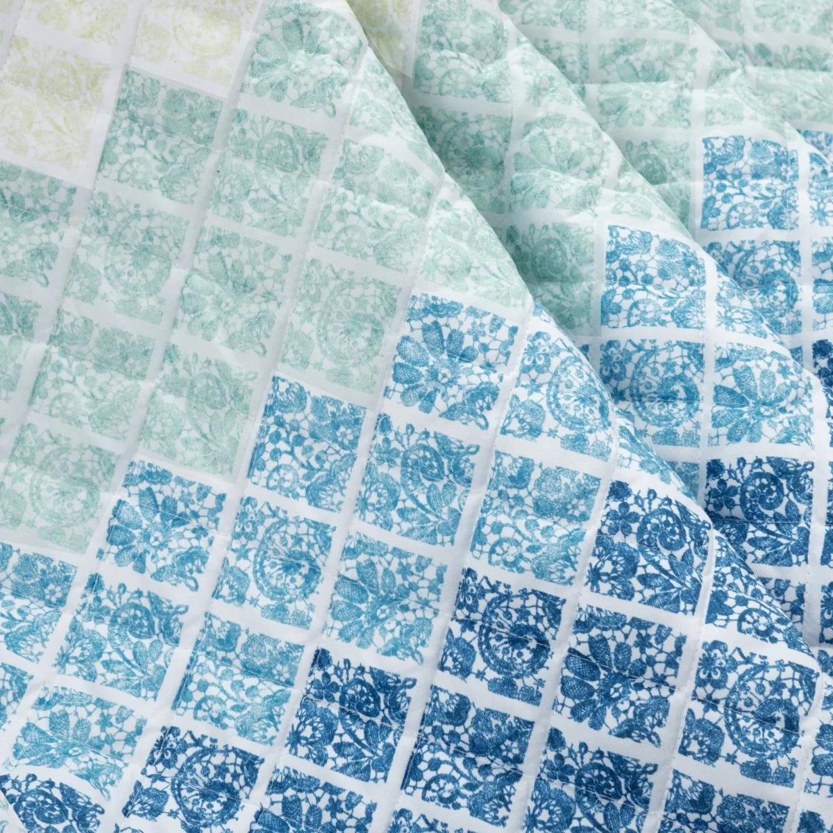 Medallion Ombre Reversible Throw - Image 8