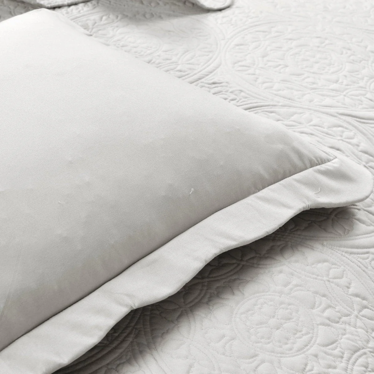 Medallion Scalloped Edge Oversized Bedspread Set - Image 20
