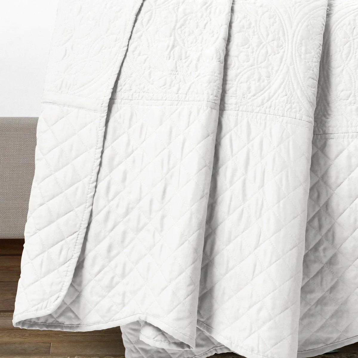 Medallion Scalloped Edge Oversized Bedspread Set - Image 9