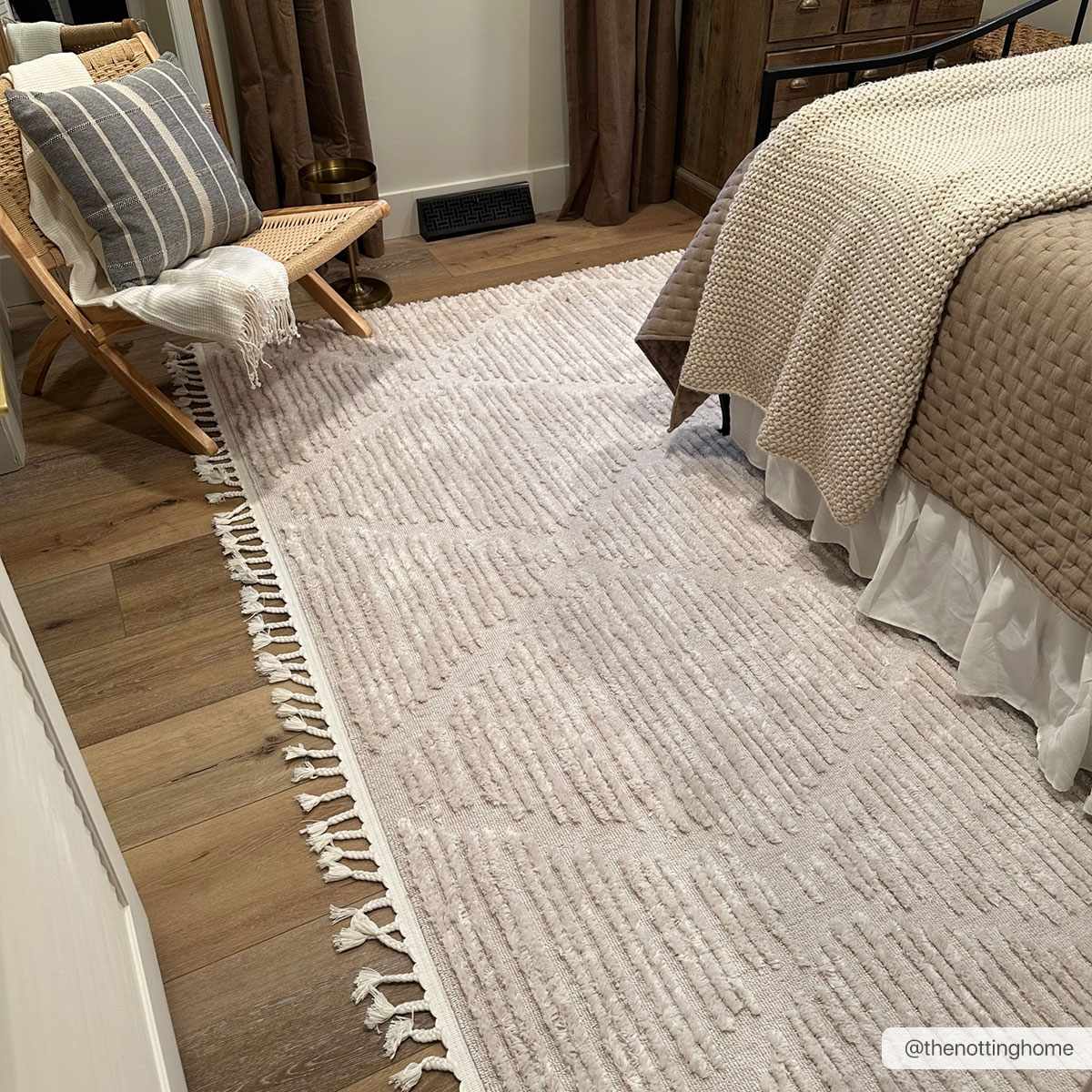 Mengen High/Low Pile Rug with Tassels - Image 5
