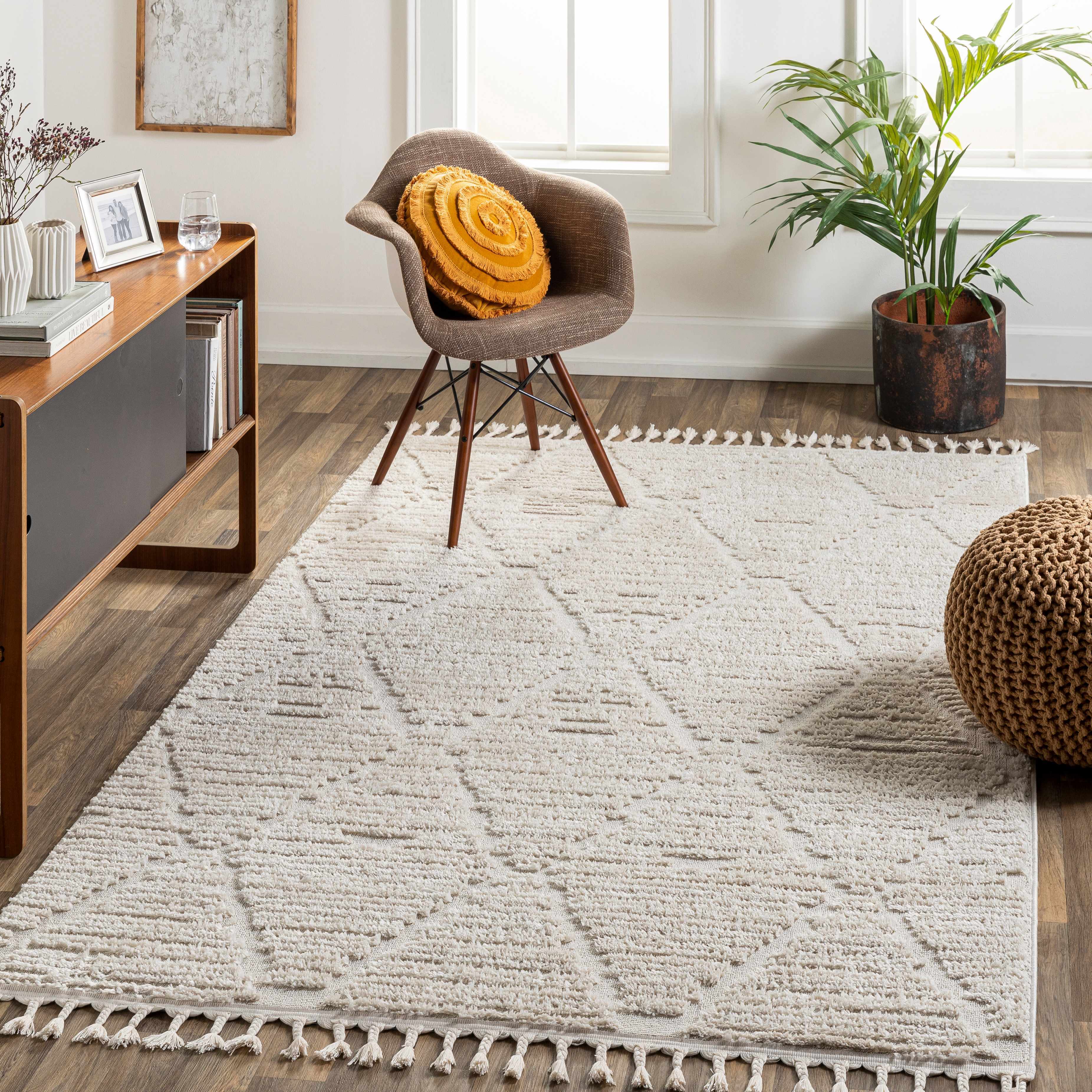 Mengen High/Low Pile Rug with Tassels - Image 7