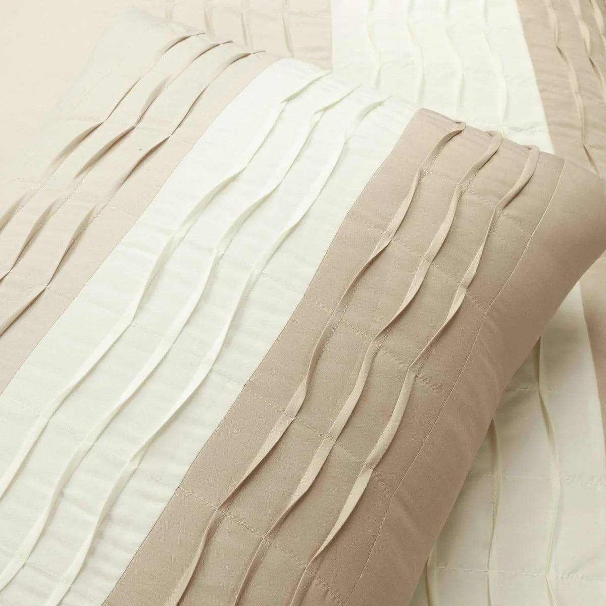 Mia Pleated Color Block Comforter 5 Piece Set - Image 4