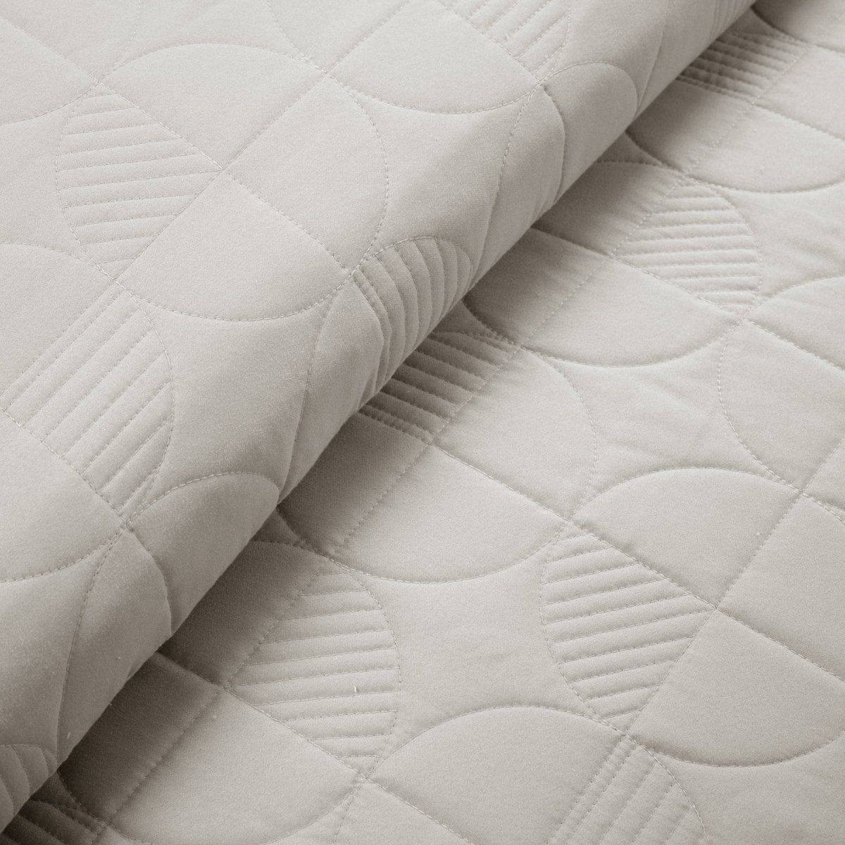 Mid Century Circle Cotton Quilt 3 Piece Set - Image 4