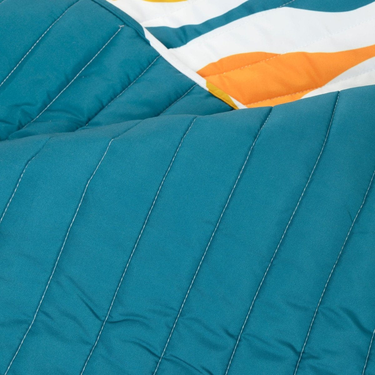 Mid Century Geo Reversible Quilt 3 Piece Set - Image 17