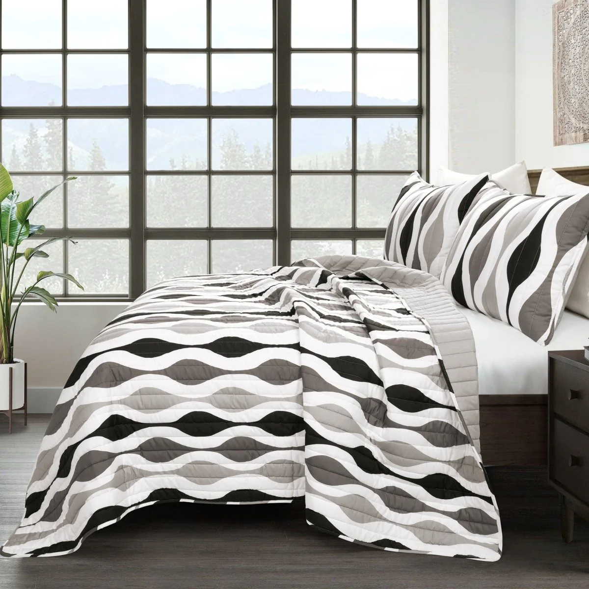 Mid Century Geo Reversible Quilt 3 Piece Set - Image 9