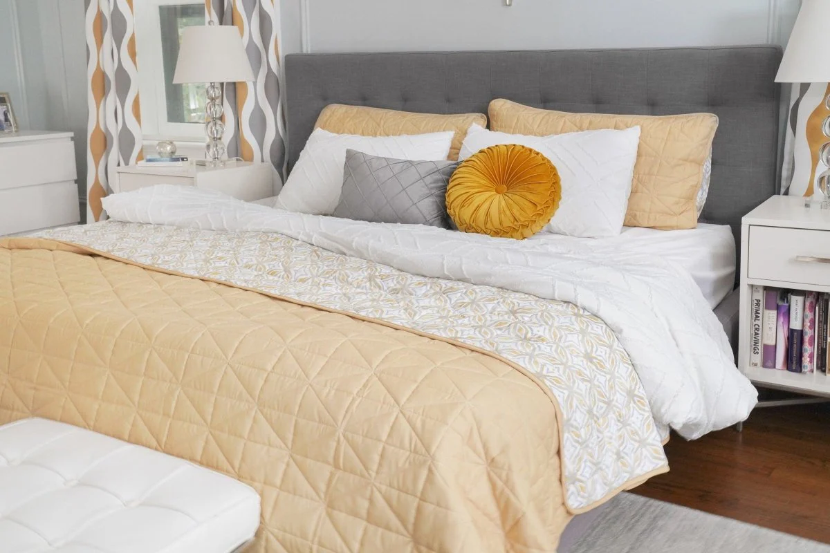 Mid Century Modern Geo Reversible Quilt 3 Piece Set - Image 9