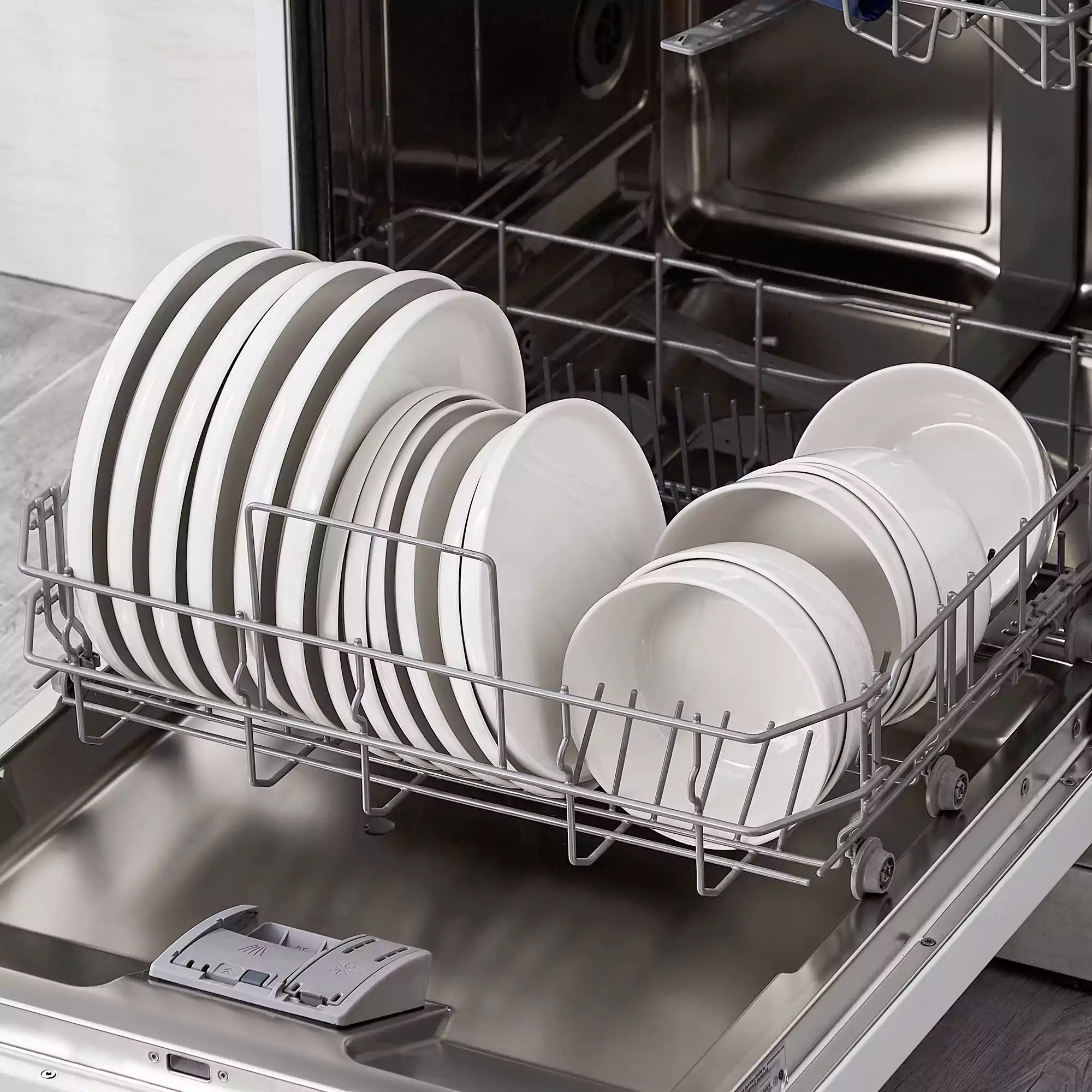 Mina 18 Piece Dinnerware Set - Image 14