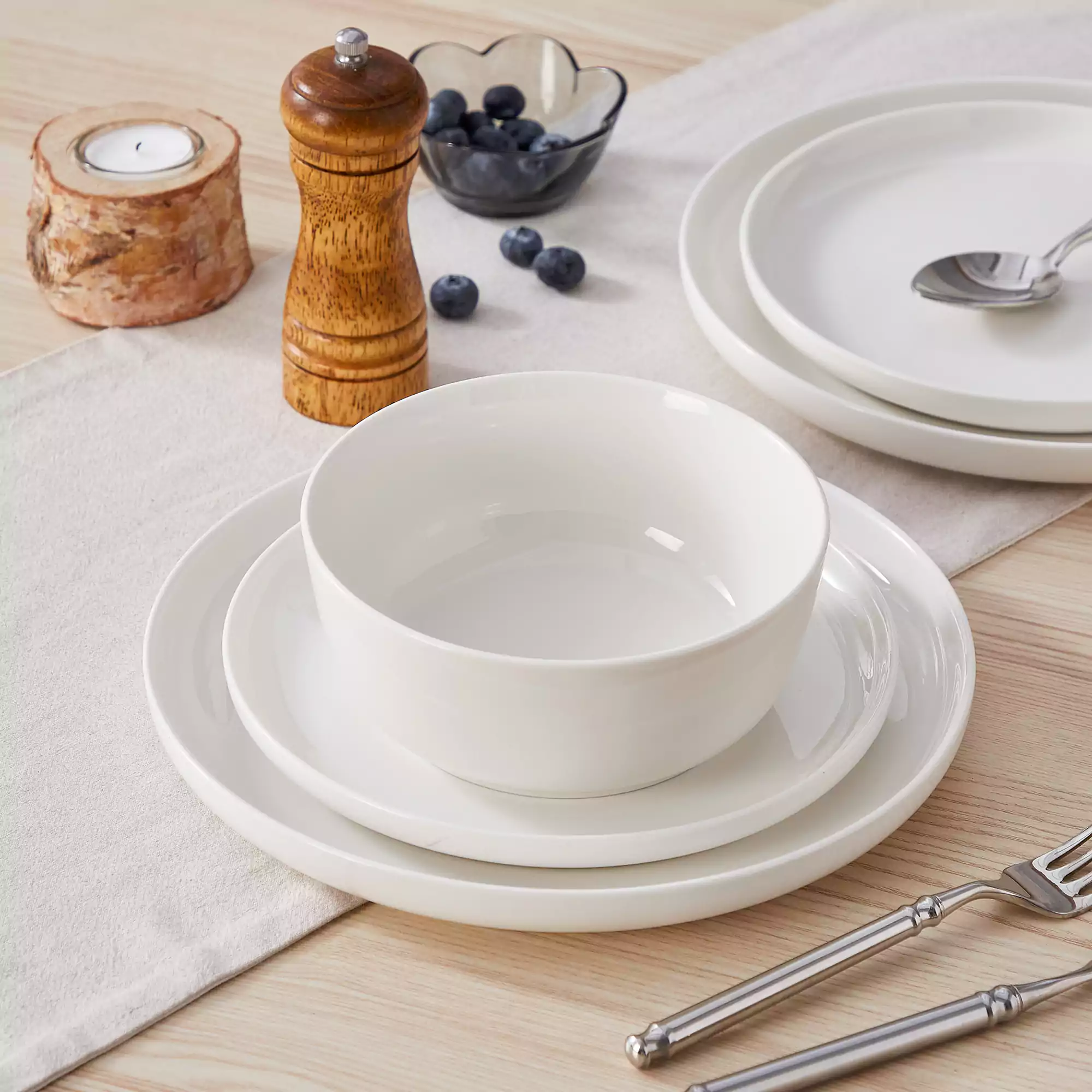 Mina 18 Piece Dinnerware Set - Image 6