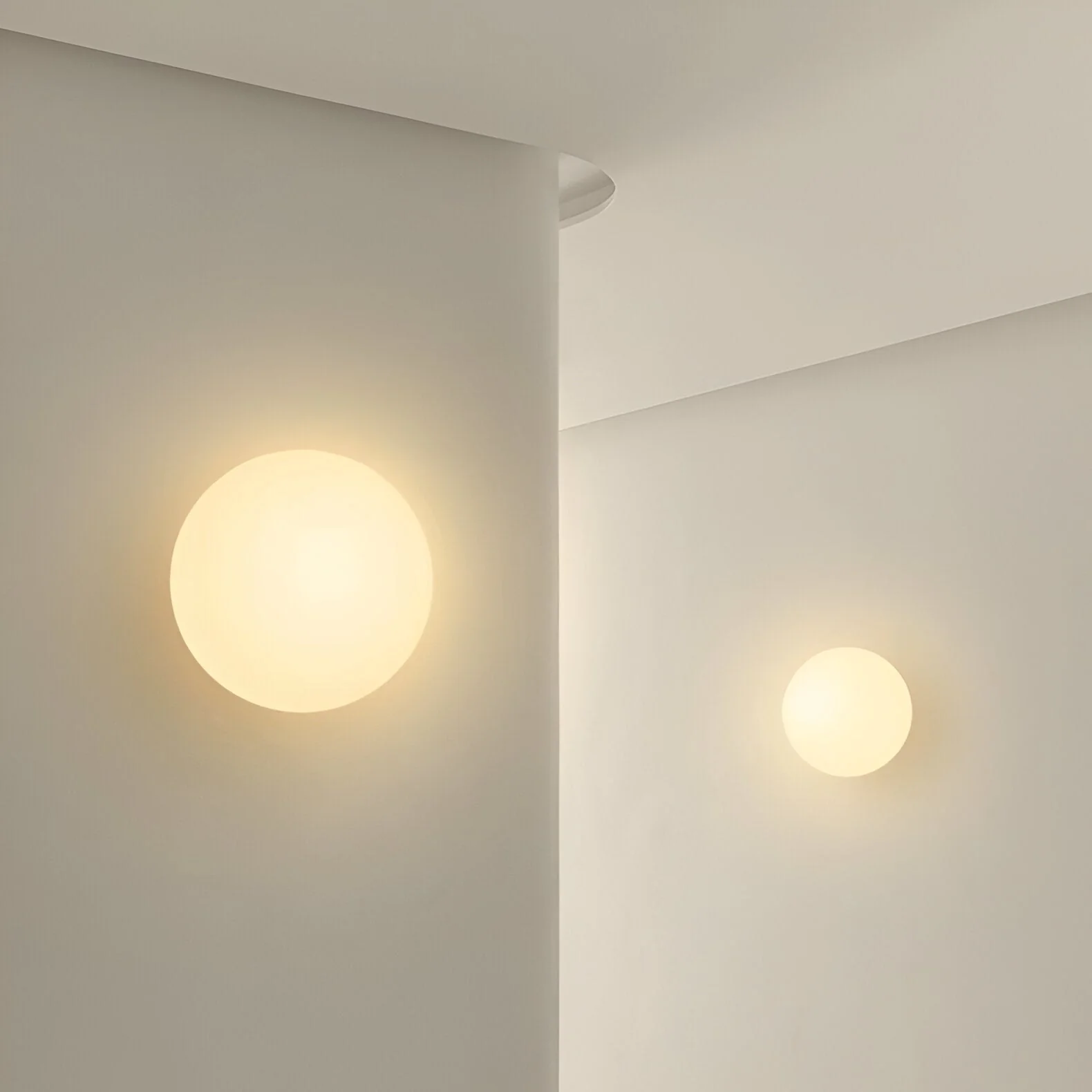 Minimalist Round Glass Wall Sconce LED 1-Light - Image 8