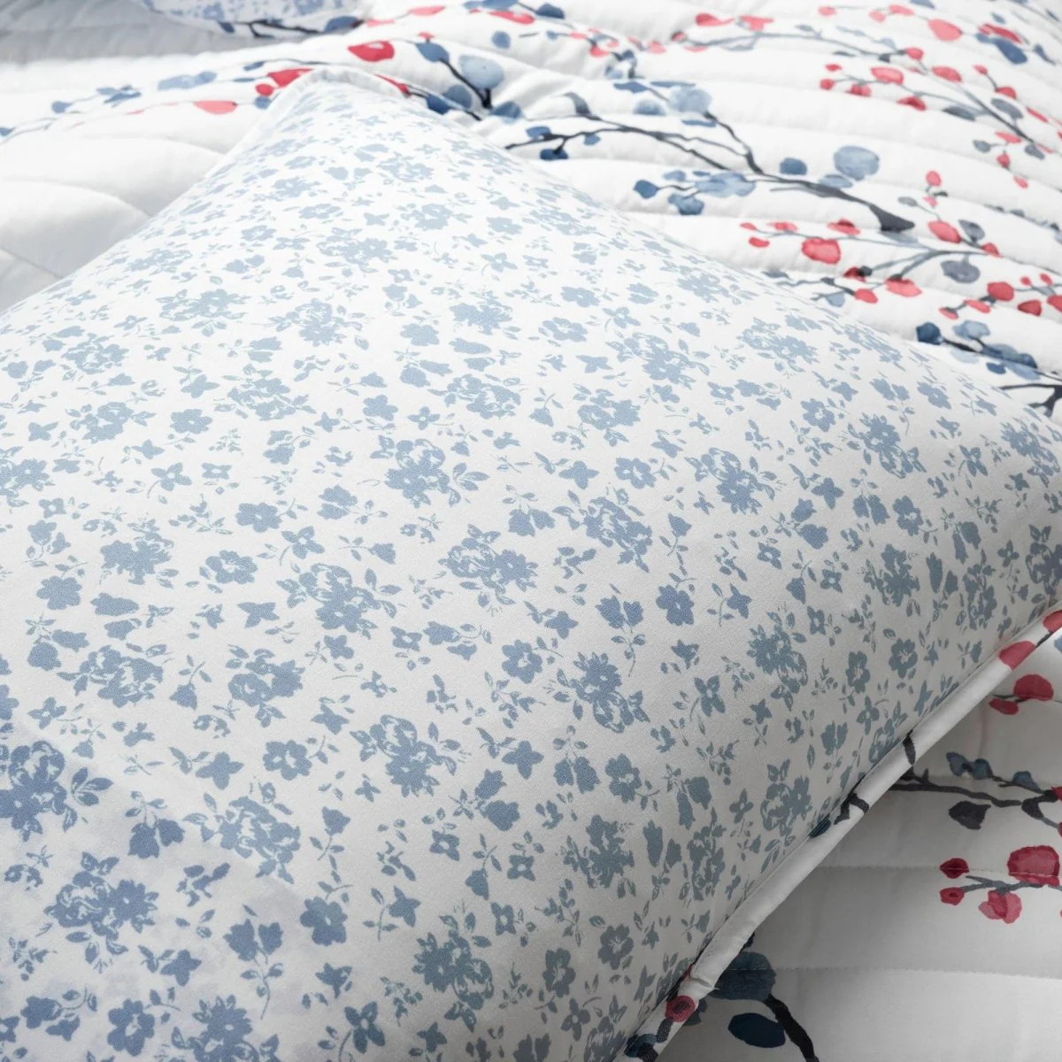 Mirabelle Watercolor Floral Reversible 3 Piece Quilt Set - Image 7
