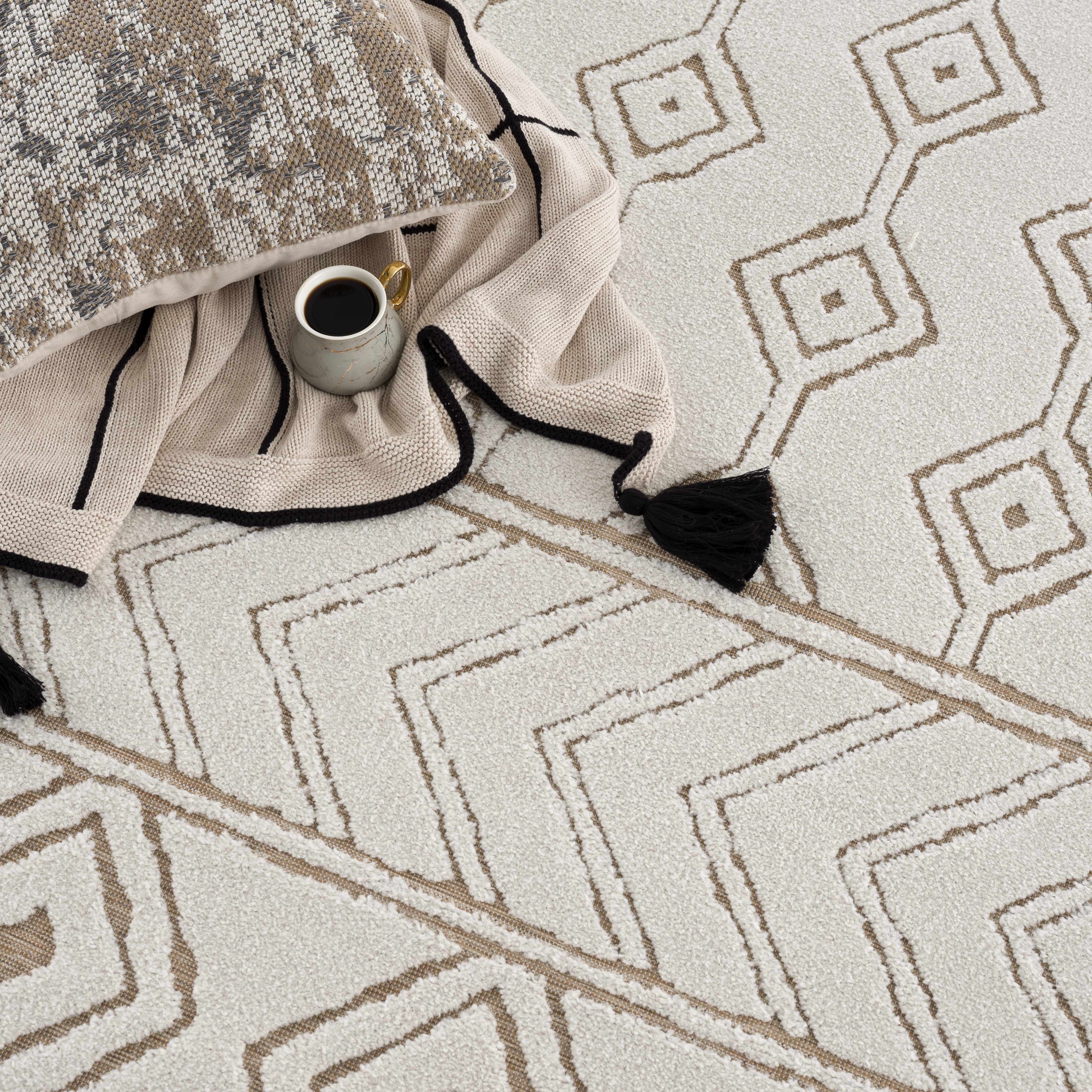 Mocho 3D Outdoor Area Rug - Clearance - Image 13