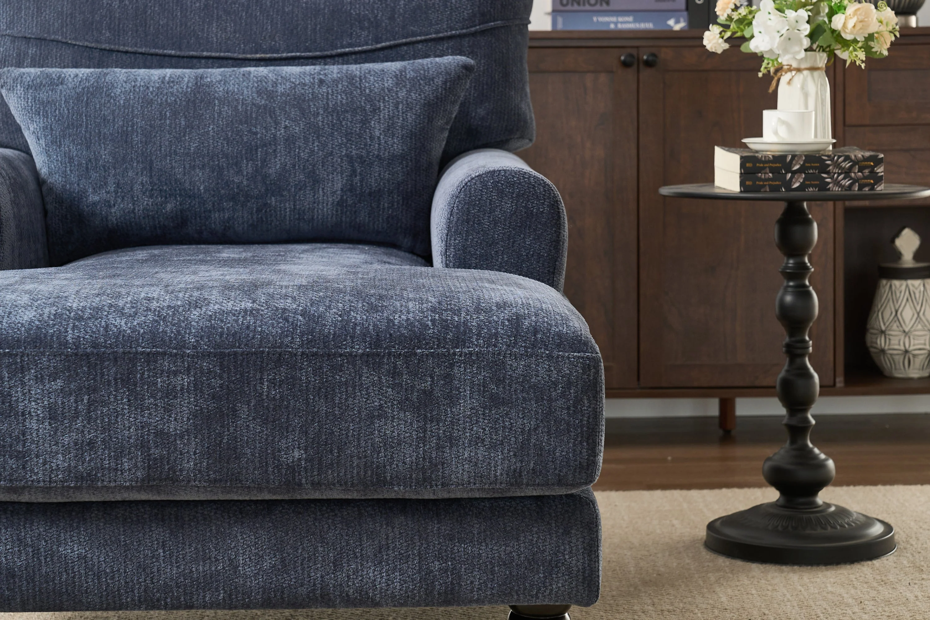 Modern Chaise Lounge Upholstered Indoor Recliner - Image 9