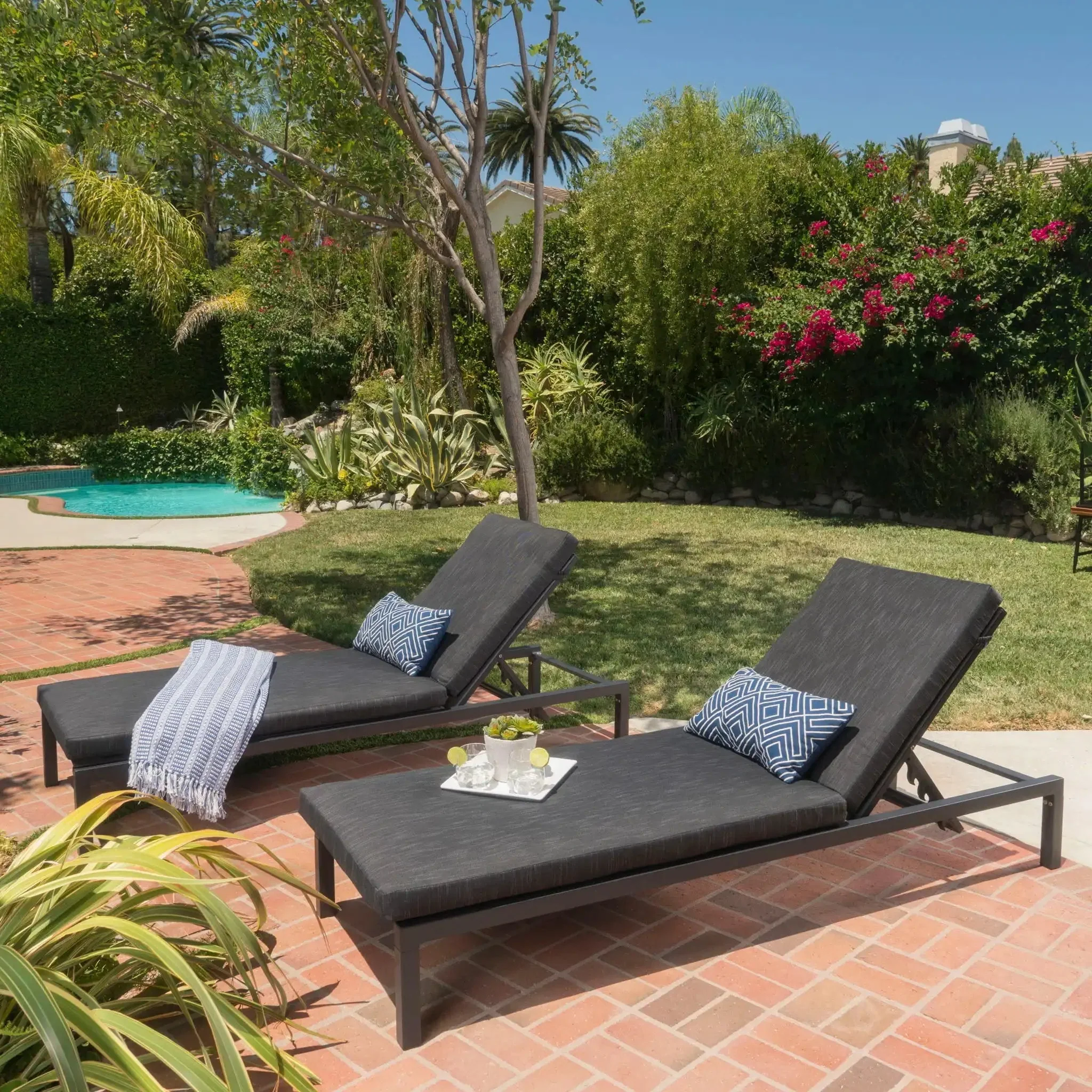 Modern Chaise Lounge With Wate Resistant Fabric Cushions - Image 5