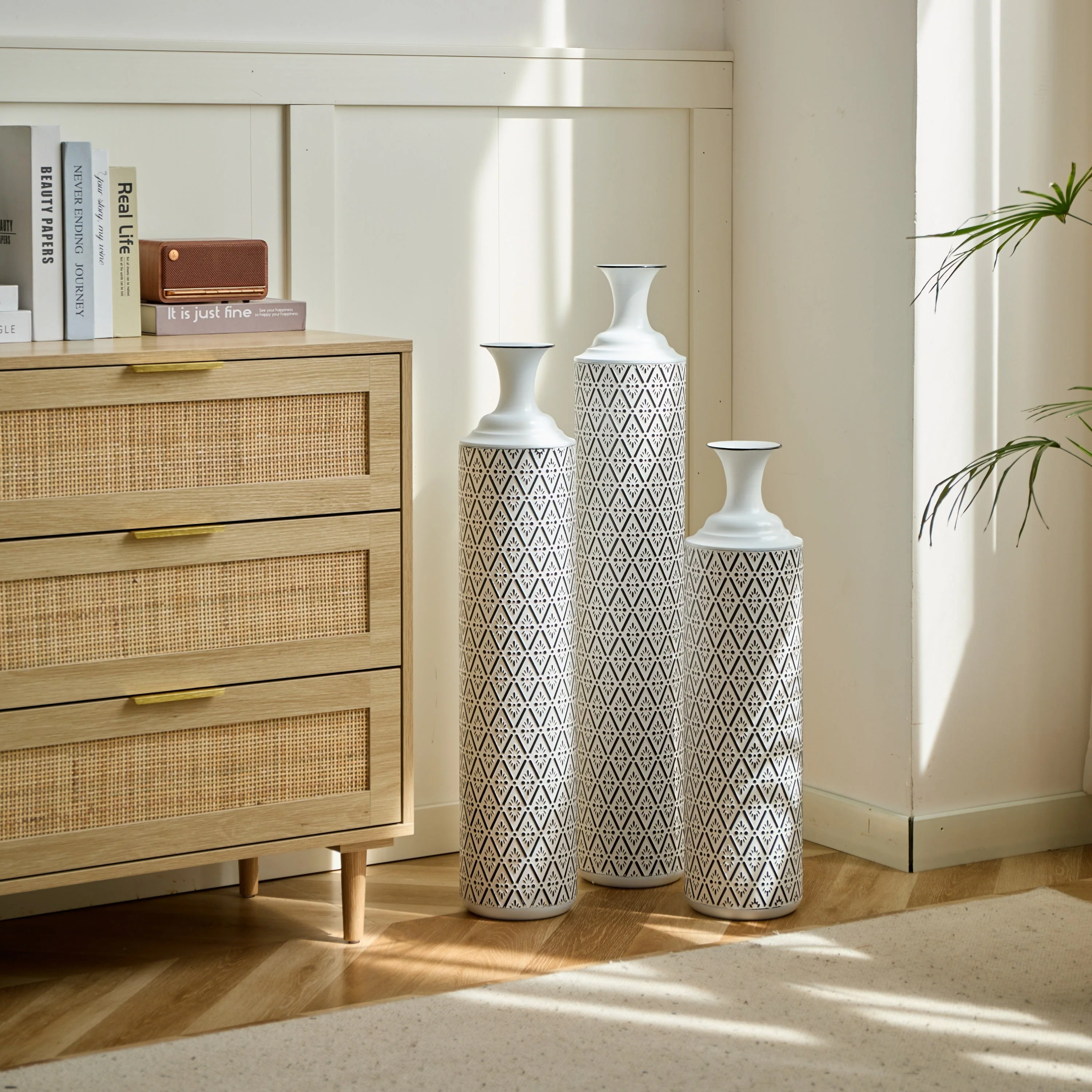 Modern Floor Vase Set – White & Black Metal Vases with Geometric Pattern – 3-Piece Home Decor Set in 24.8 in, 29.13 in & 33.85 in Heights - Image 13