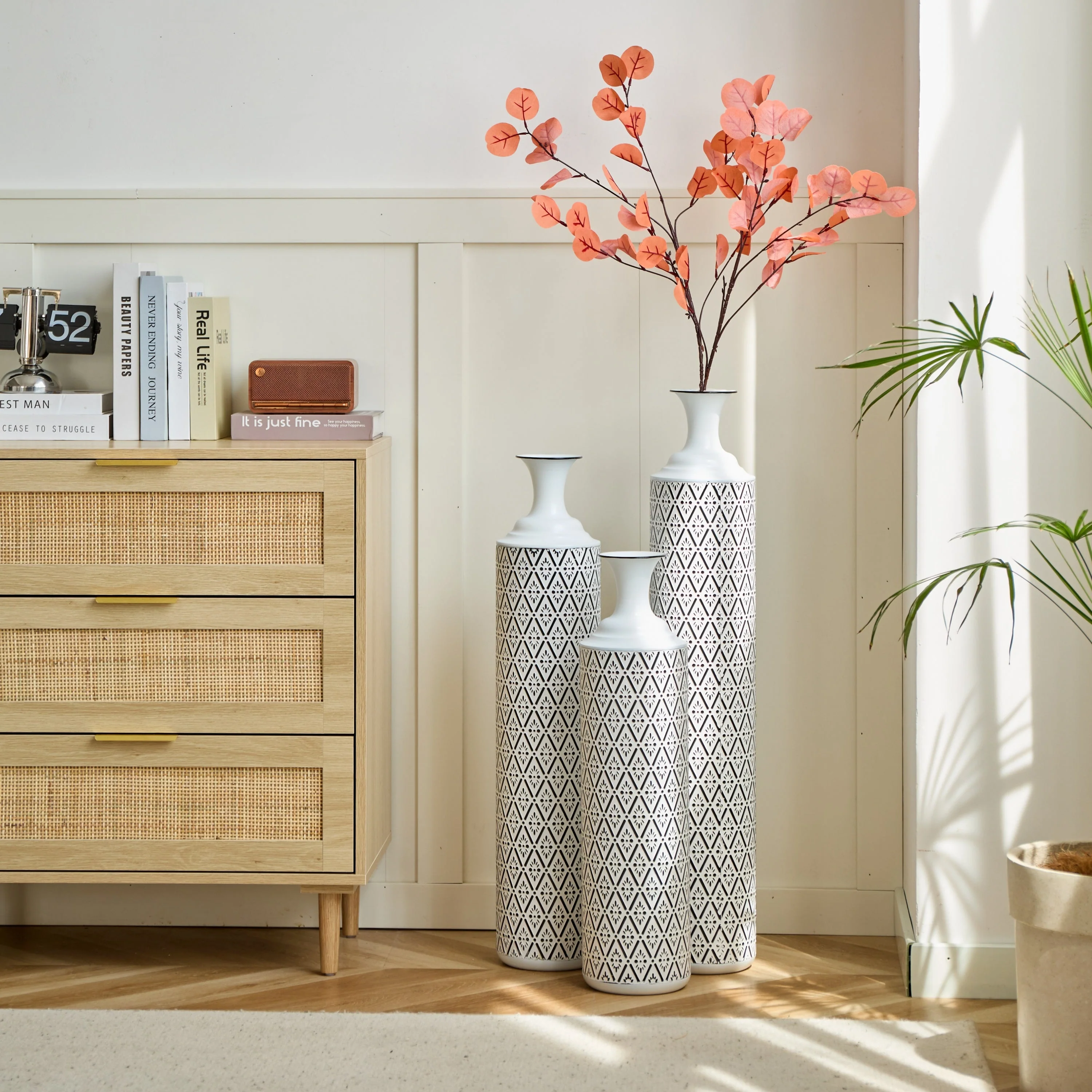 Modern Floor Vase Set – White & Black Metal Vases with Geometric Pattern – 3-Piece Home Decor Set in 24.8 in, 29.13 in & 33.85 in Heights - Image 15