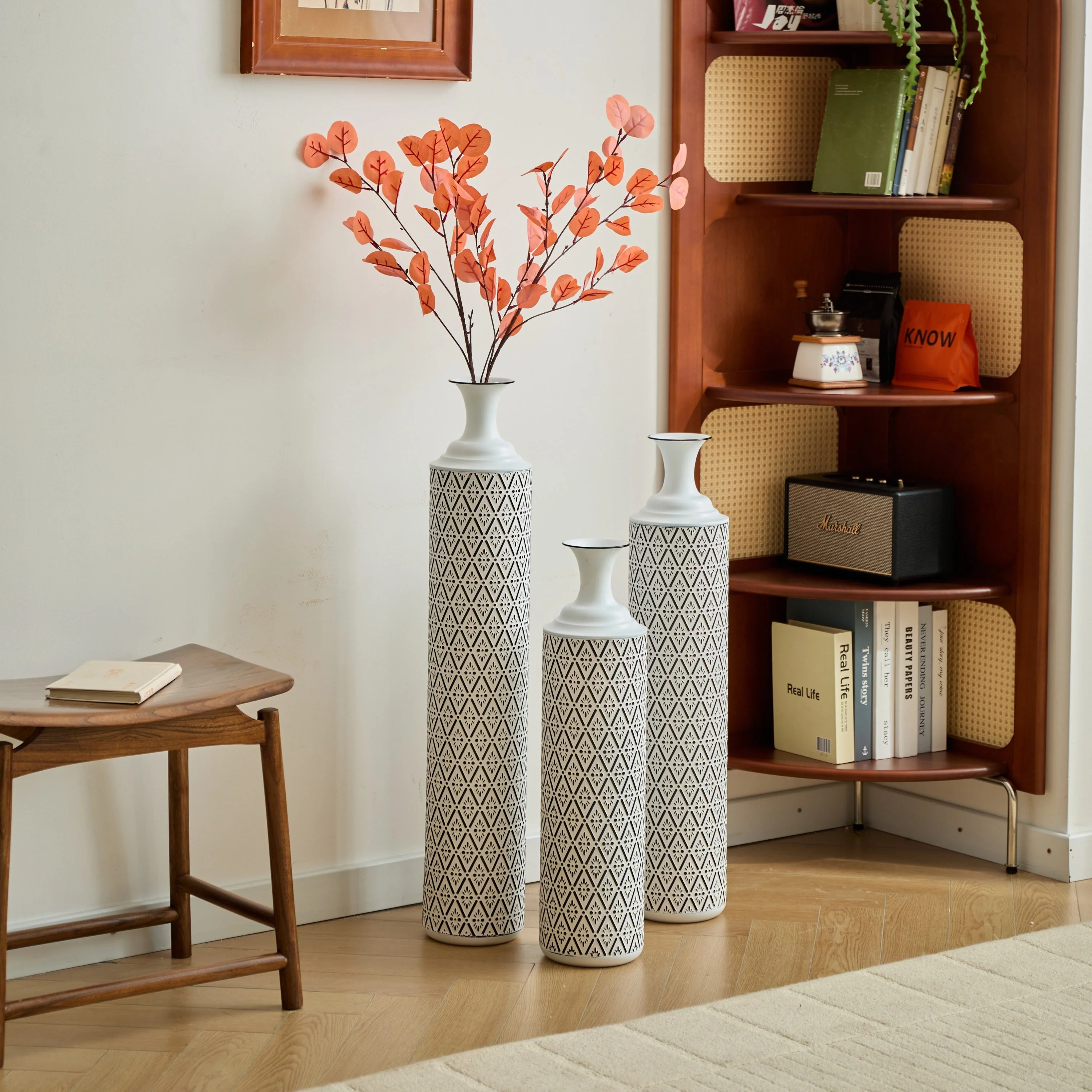 Modern Floor Vase Set – White & Black Metal Vases with Geometric Pattern – 3-Piece Home Decor Set in 24.8 in, 29.13 in & 33.85 in Heights - Image 5