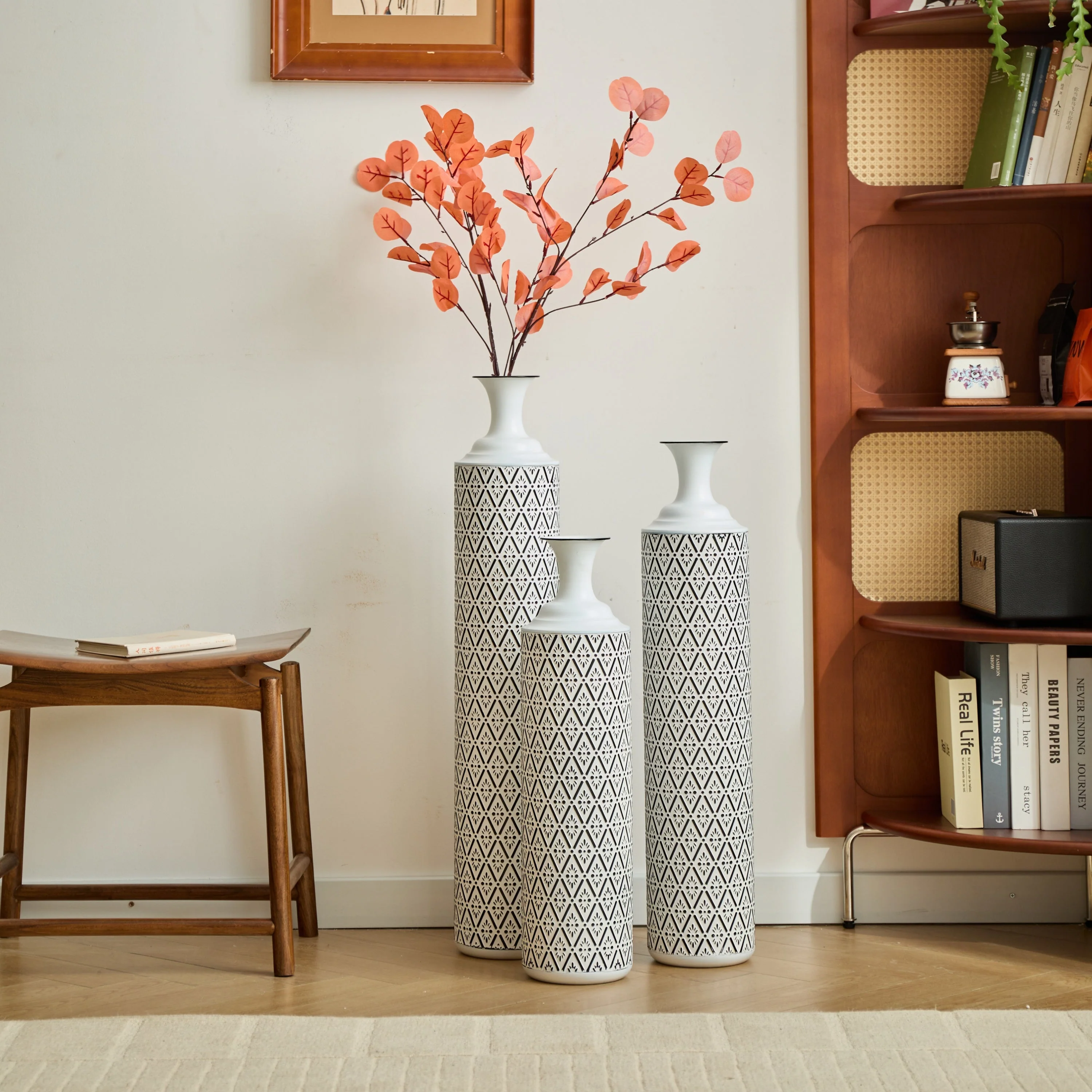 Modern Floor Vase Set – White & Black Metal Vases with Geometric Pattern – 3-Piece Home Decor Set in 24.8 in, 29.13 in & 33.85 in Heights - Image 6