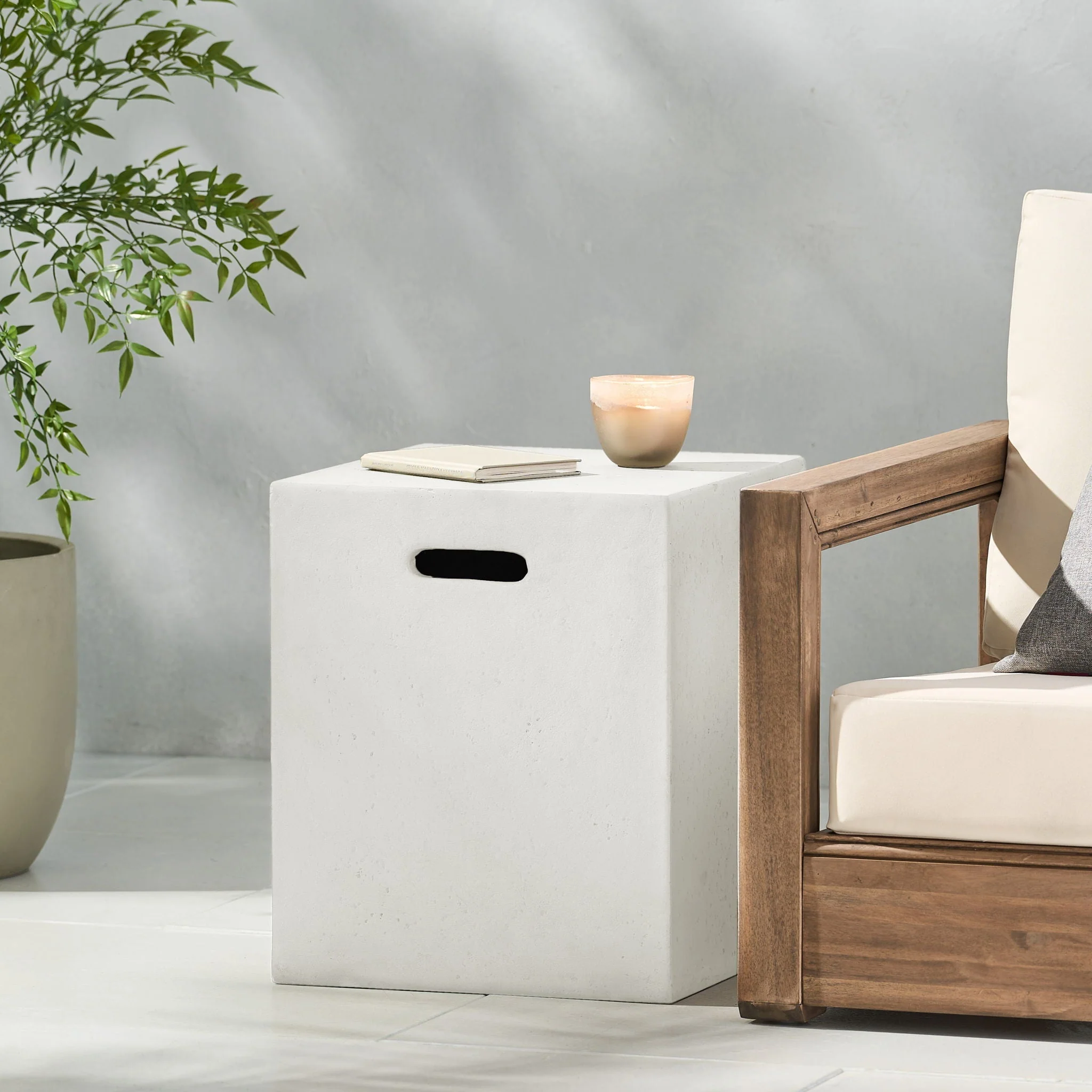 Modern Tank Holder Side Table With Smooth Concrete Surface - Image 5