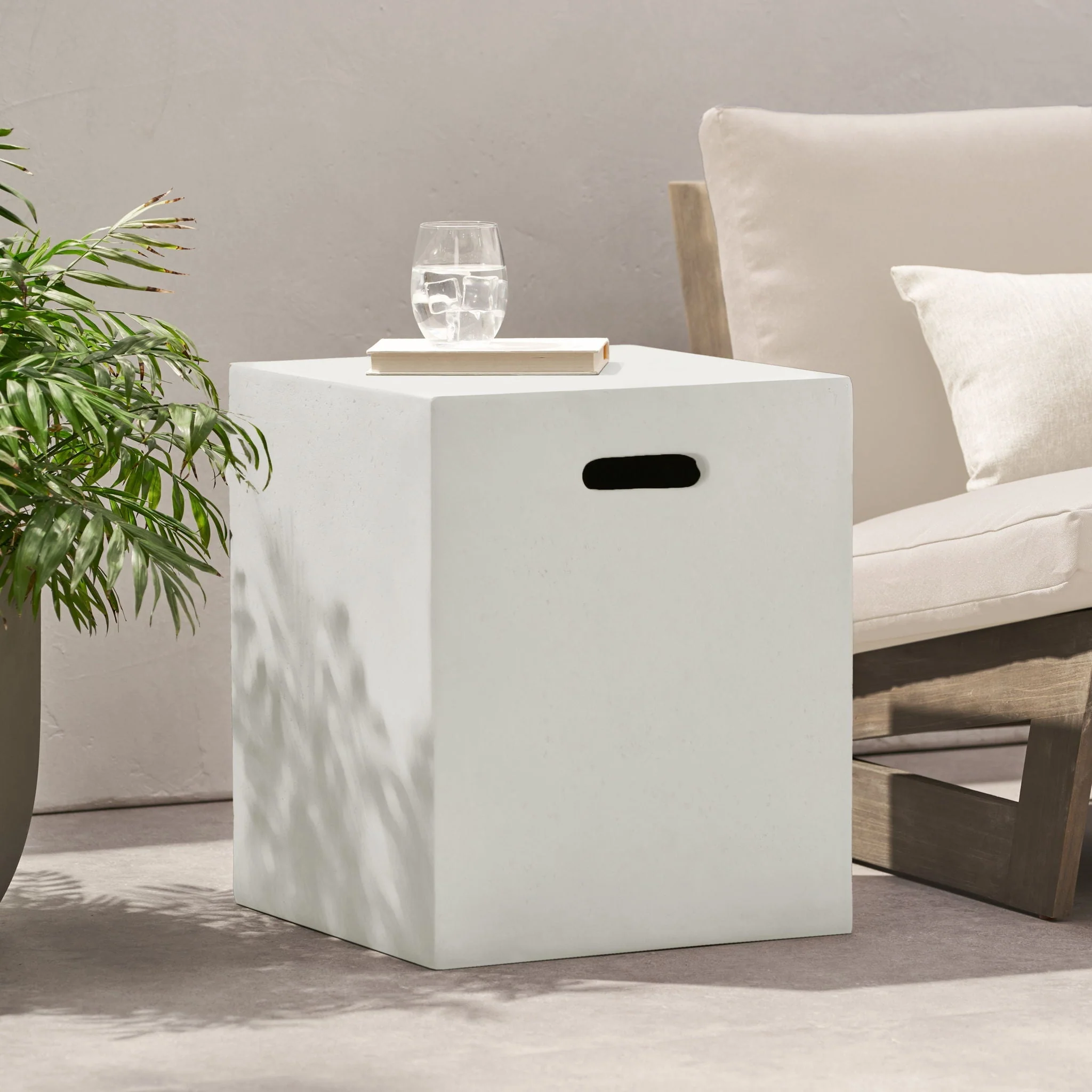 Modern Tank Holder Side Table With Smooth Concrete Surface - Image 7