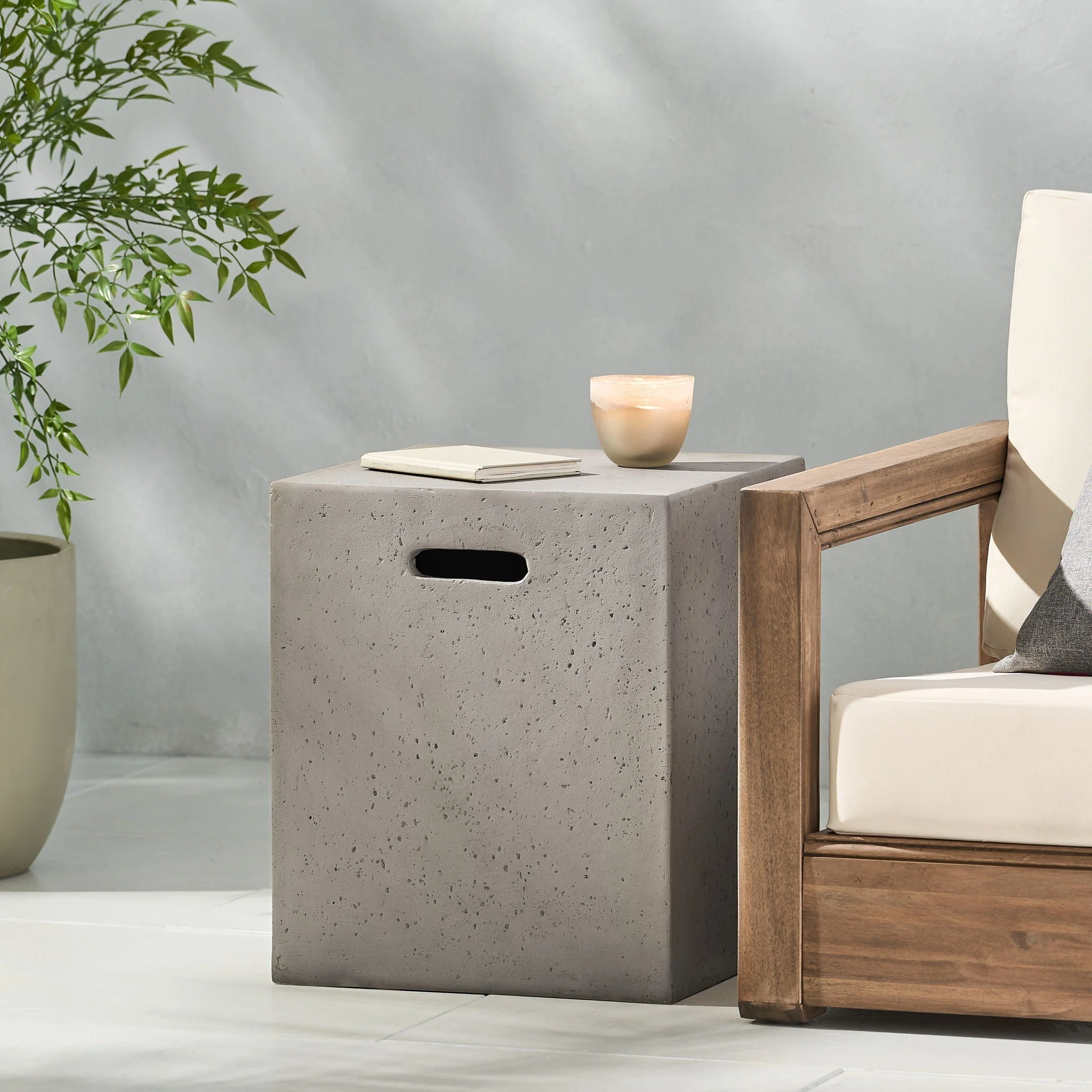 Modern Tank Holder Side Table With Smooth Concrete Surface - Image 8