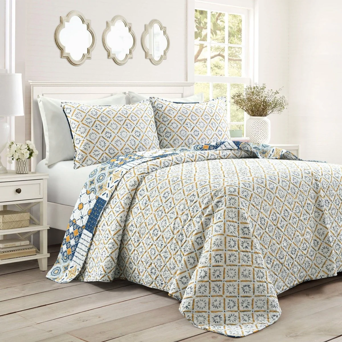Monique Patch 3 Piece Quilt Set - Image 3