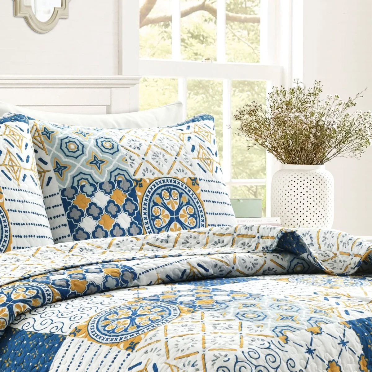 Monique Patch 3 Piece Quilt Set - Image 4