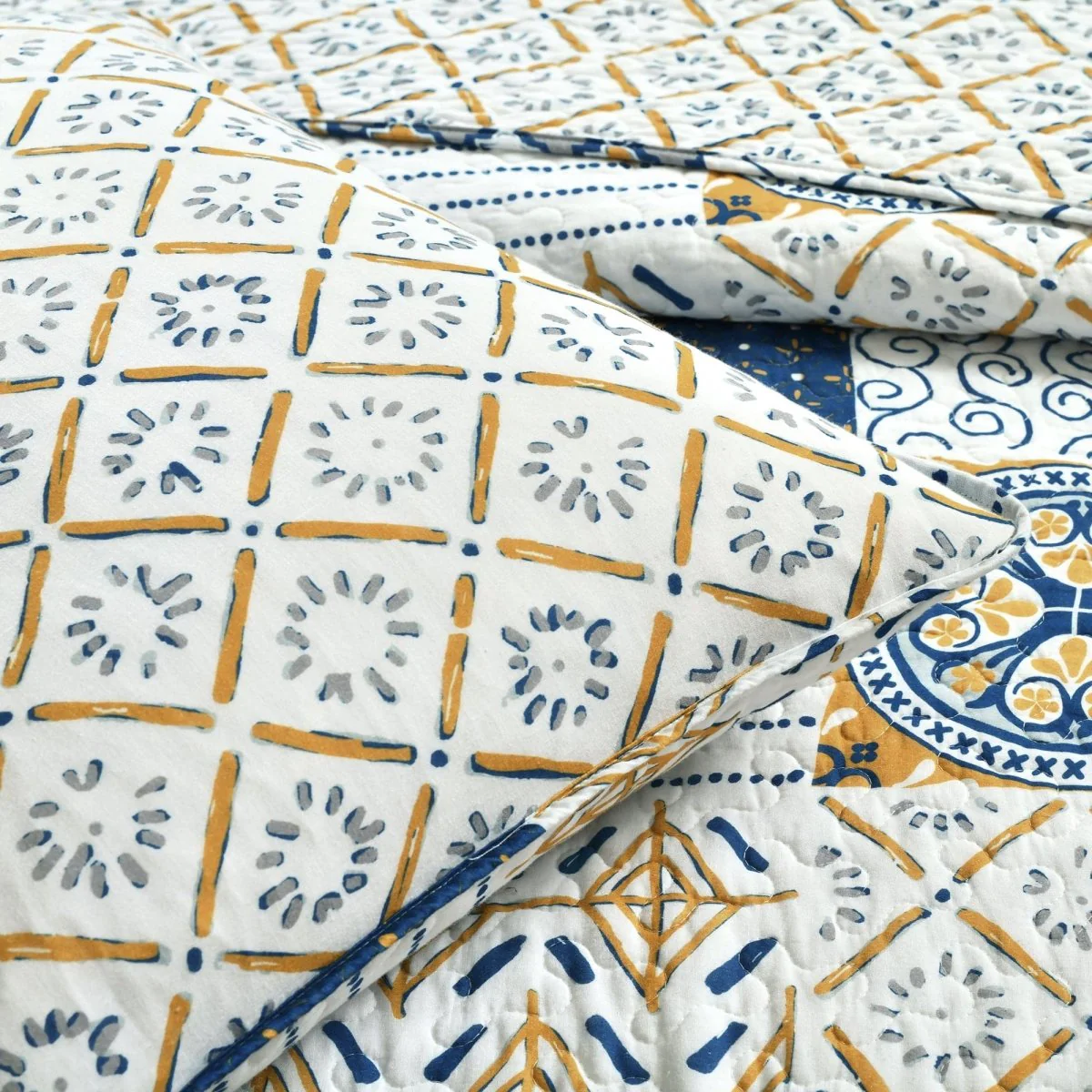 Monique Patch 3 Piece Quilt Set - Image 6
