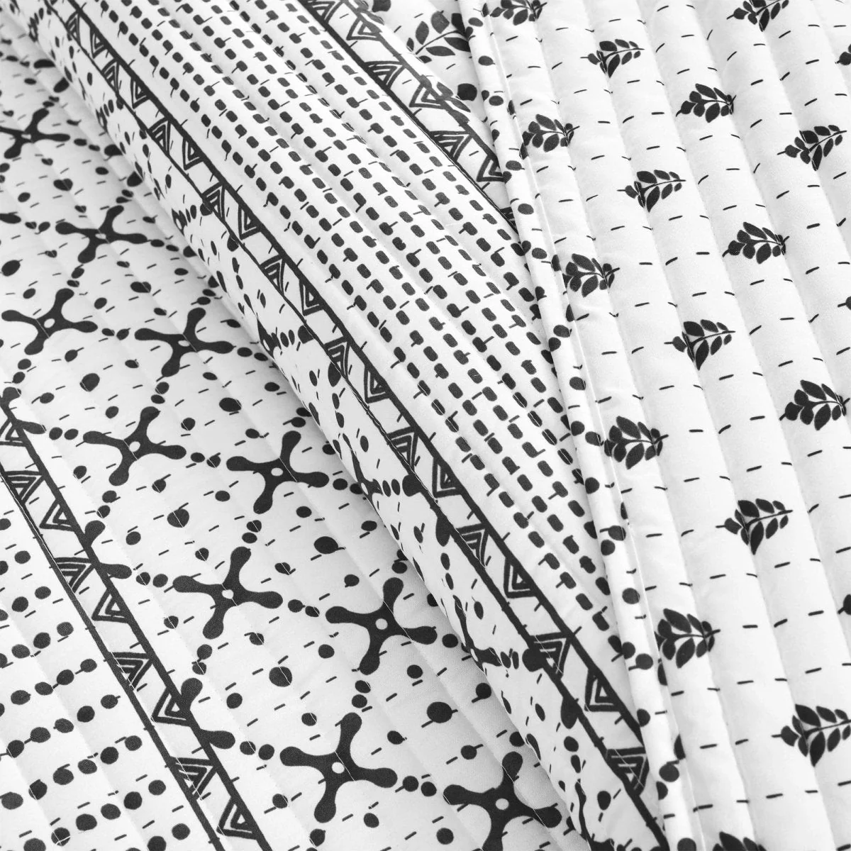 Monique Stripe 3 Piece Quilt Set - Image 4