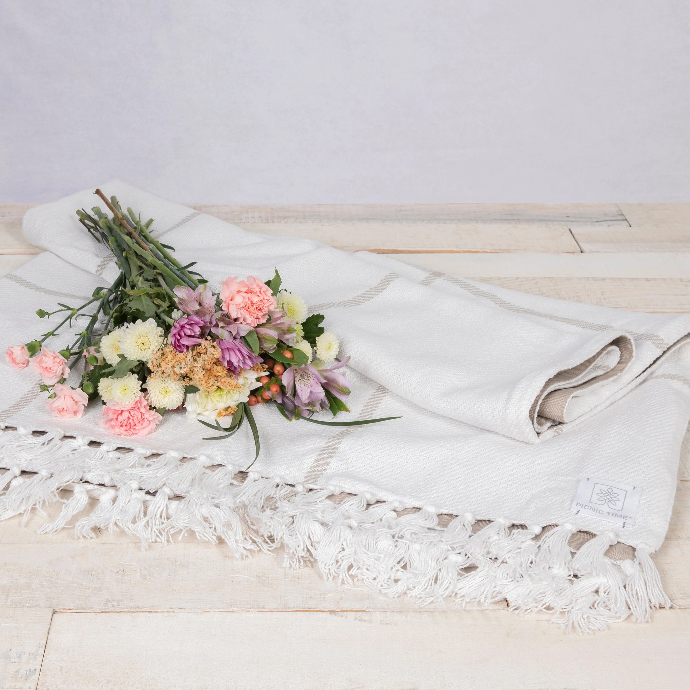 Montecito Picnic Blanket with Harness - Image 24
