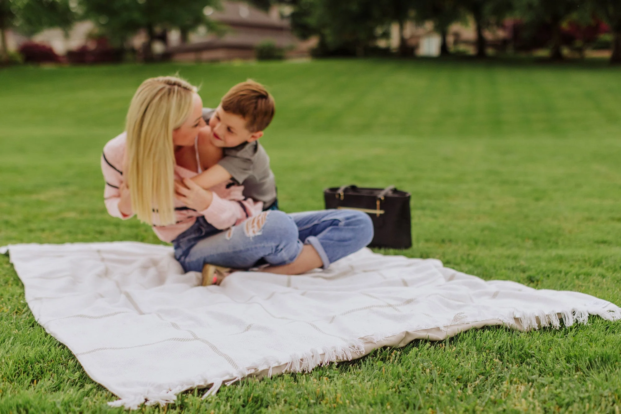 Montecito Picnic Blanket with Harness - Image 27