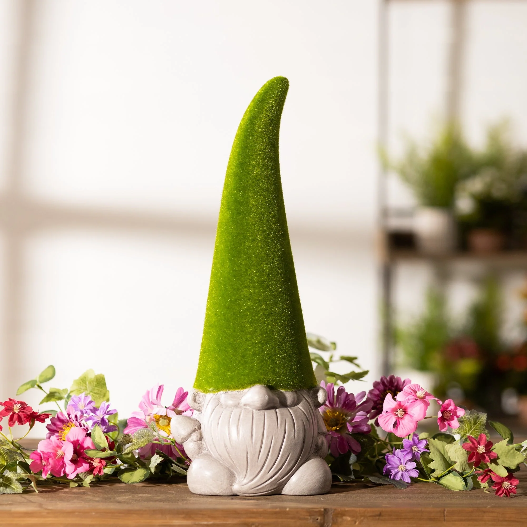 Mossy terra cotta gnome statue (set of 2) - Image 2