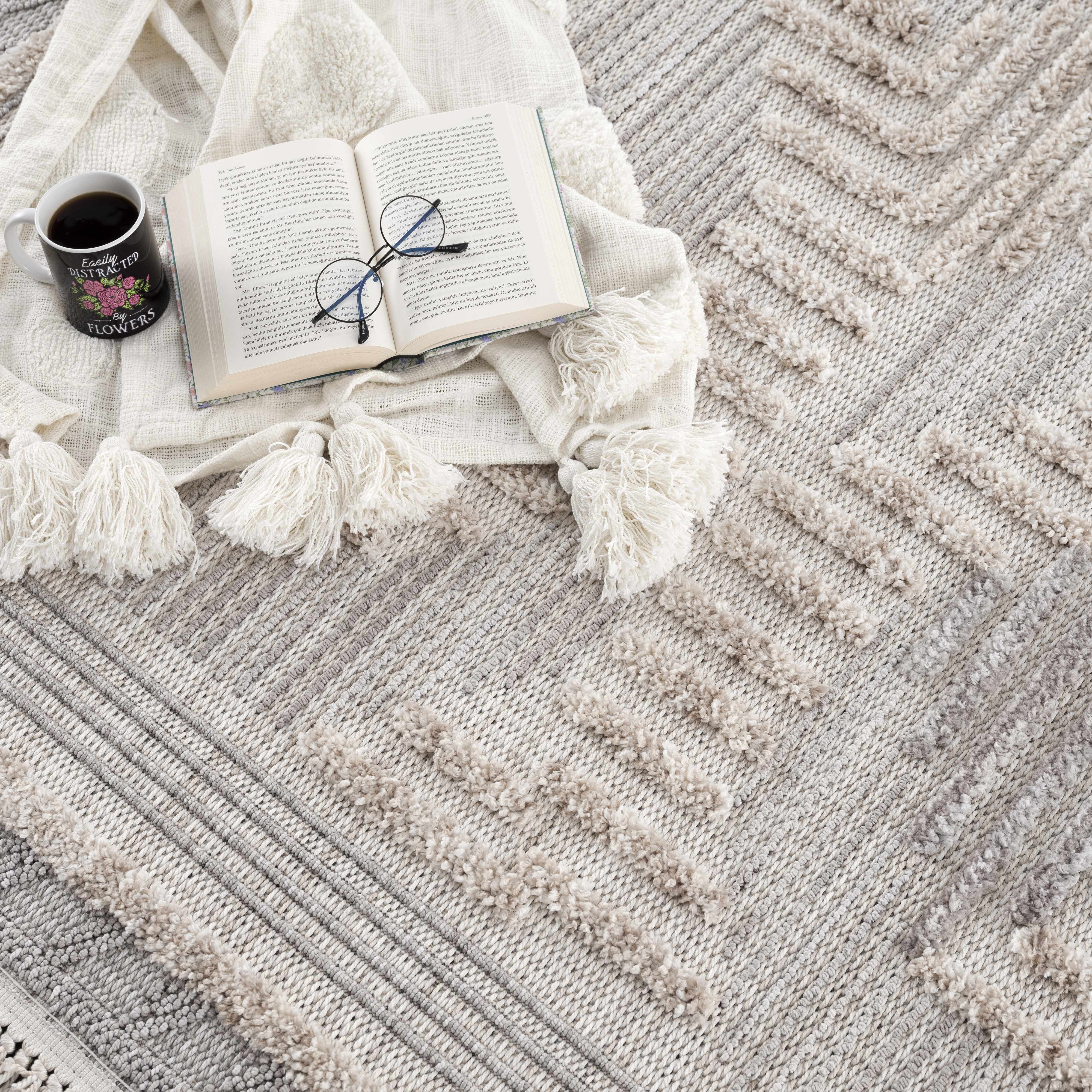 Muricay High-Low Rustic Rug - Image 15