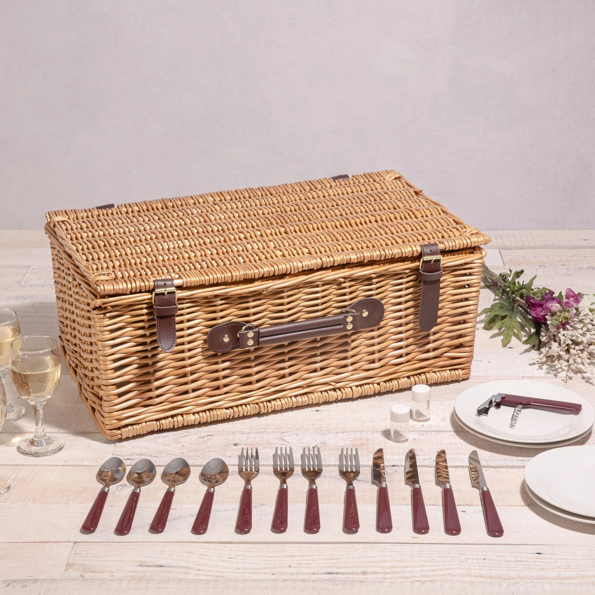 Newbury Picnic Basket - Image 3