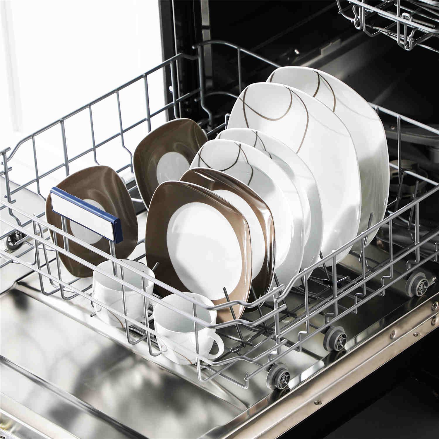 Nikita 30 Piece Dinnerware Set - Image 4