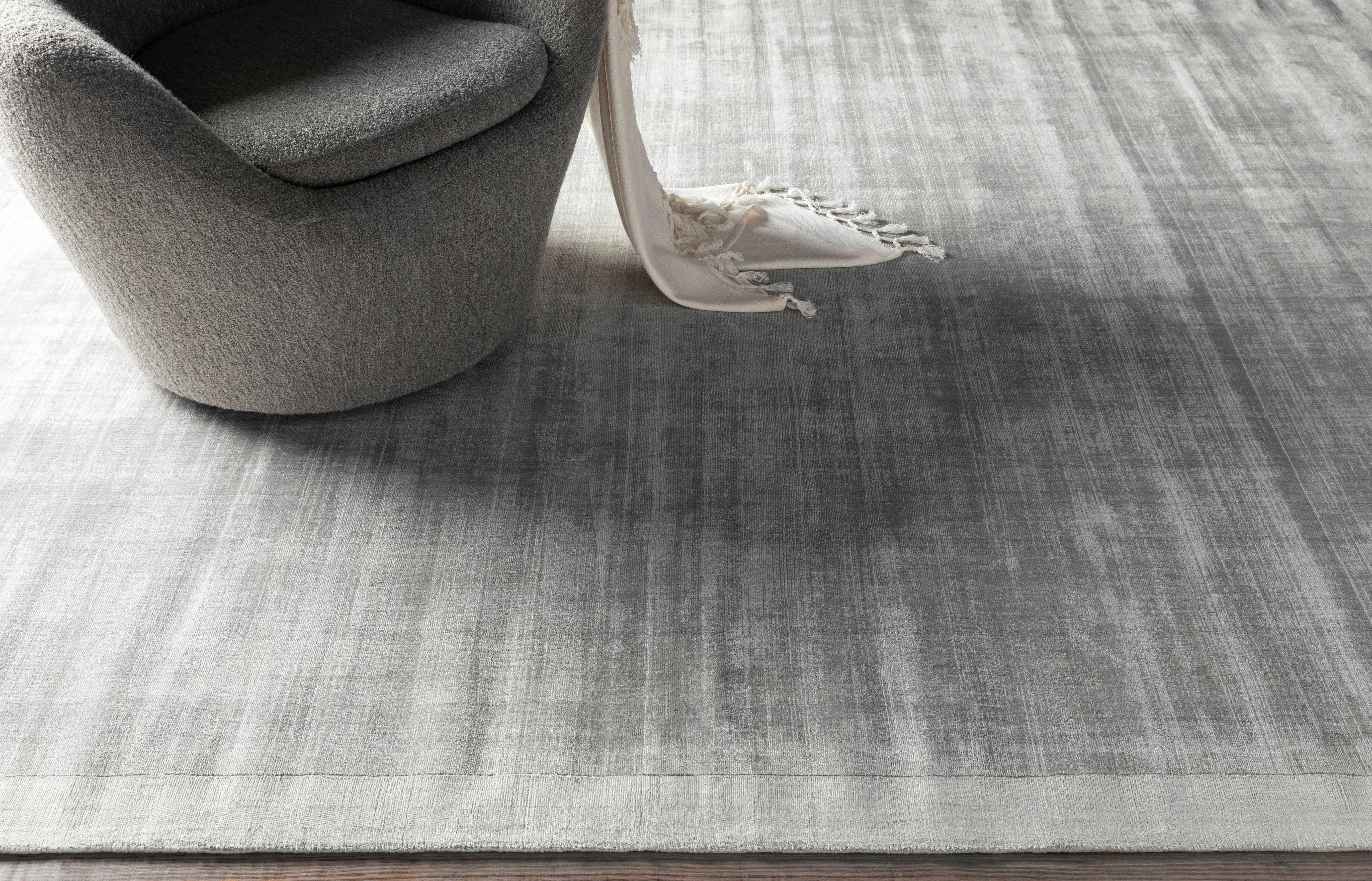 Niota Sheen Light Gray Premium Rug - Image 13