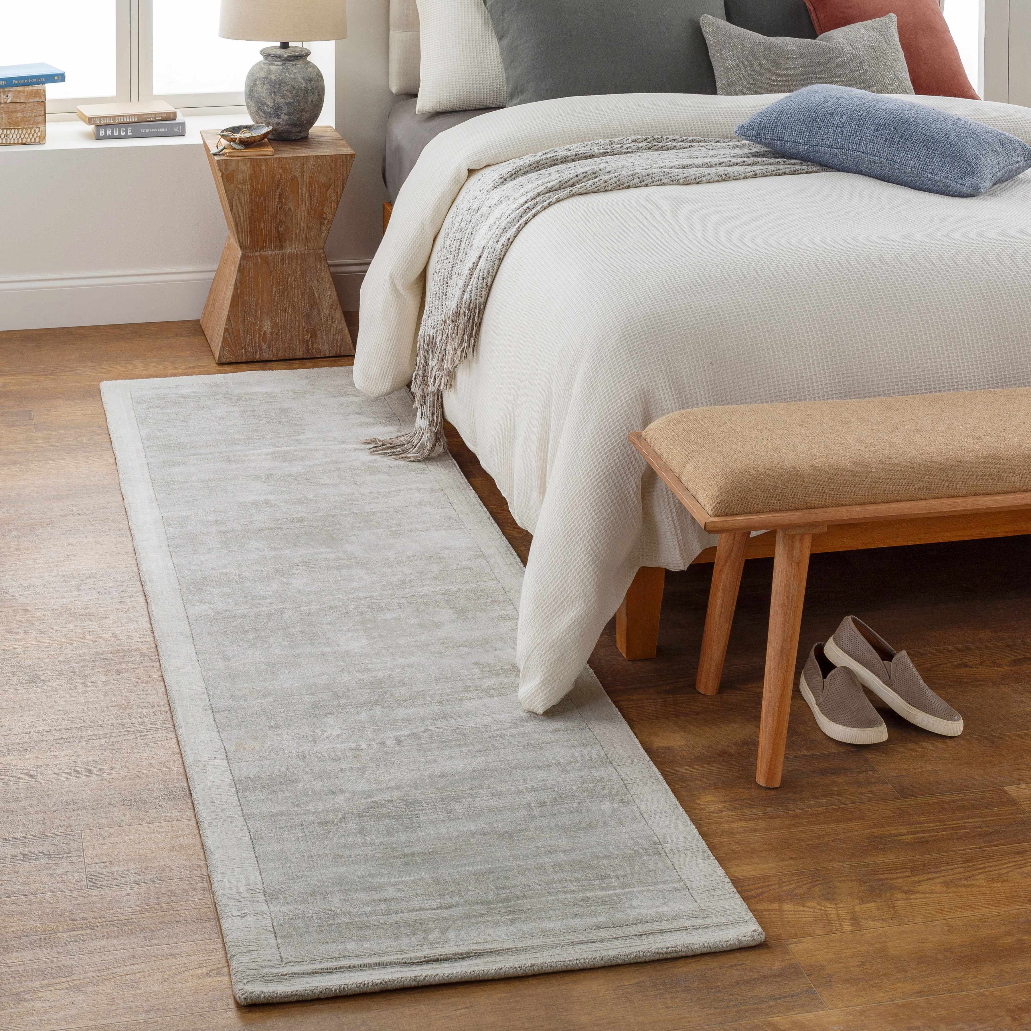 Niota Sheen Light Gray Premium Rug - Image 3