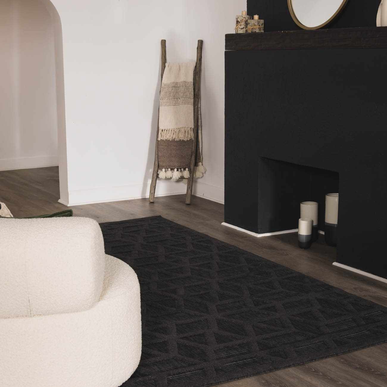 Nuri Black Outdoor Rug - Image 17