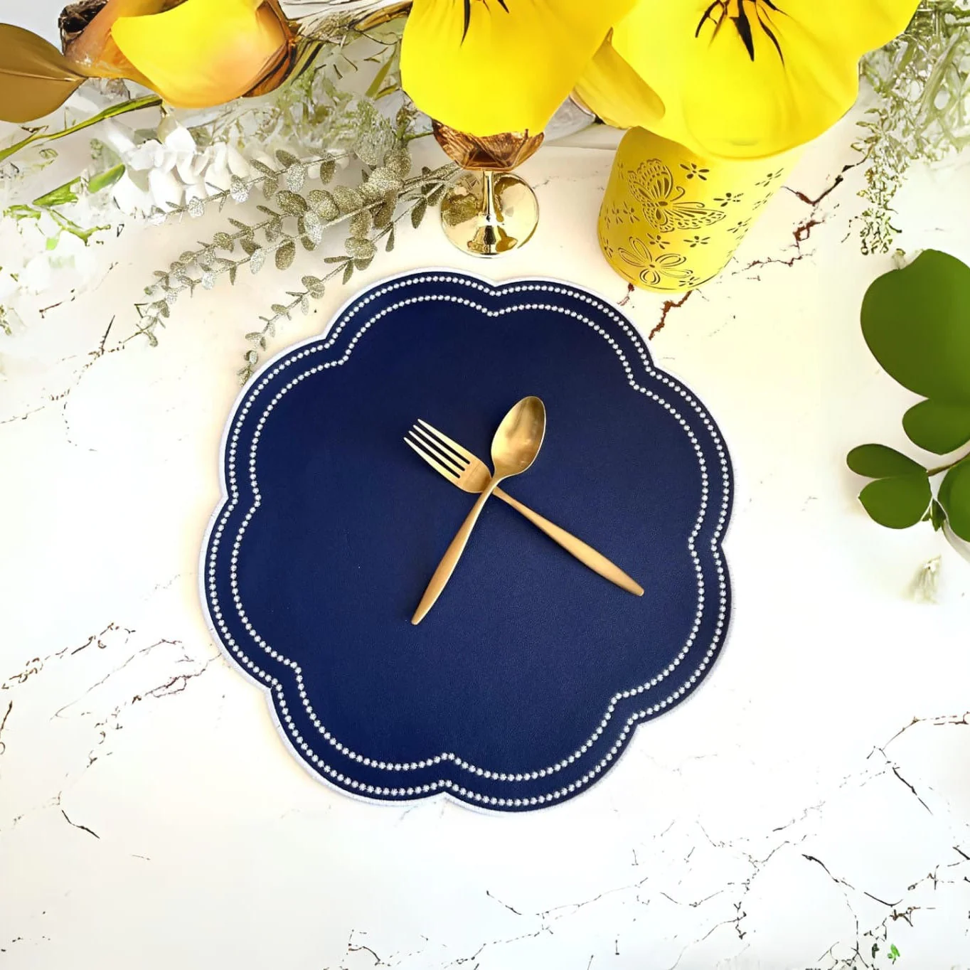 NURTURE BLUE SCALLOPED FAUX LEATHER PLACEMAT - Image 3
