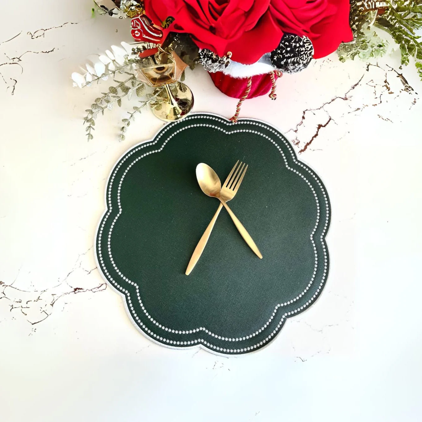 NURTURE DARK GREEN SCALLOPED FAUX LEATHER PLACEMAT - Image 5